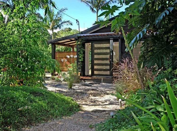 Bangalow Front Path reduced 26.jpg