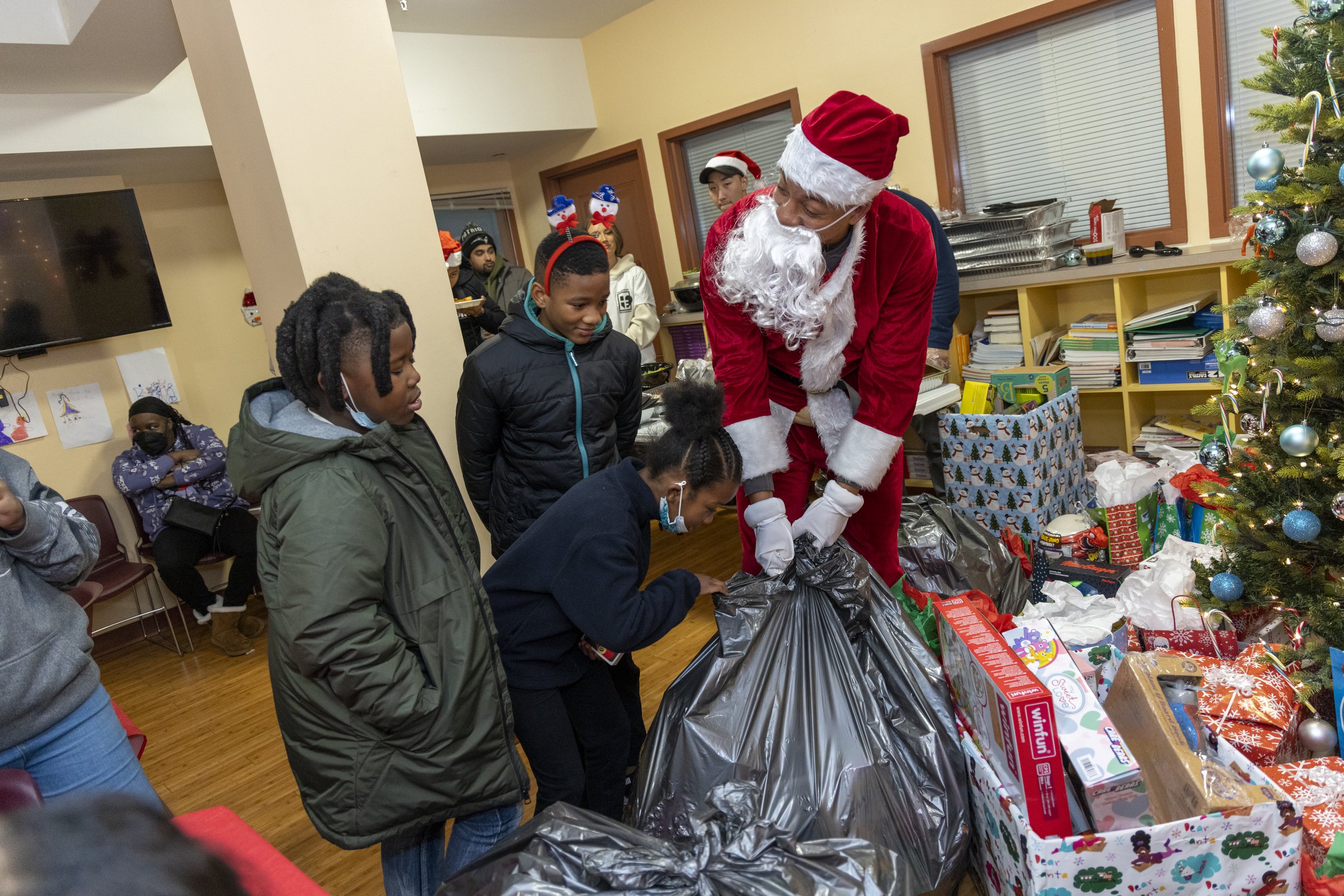 2022.12.23 HousingUpXmas_34.jpg