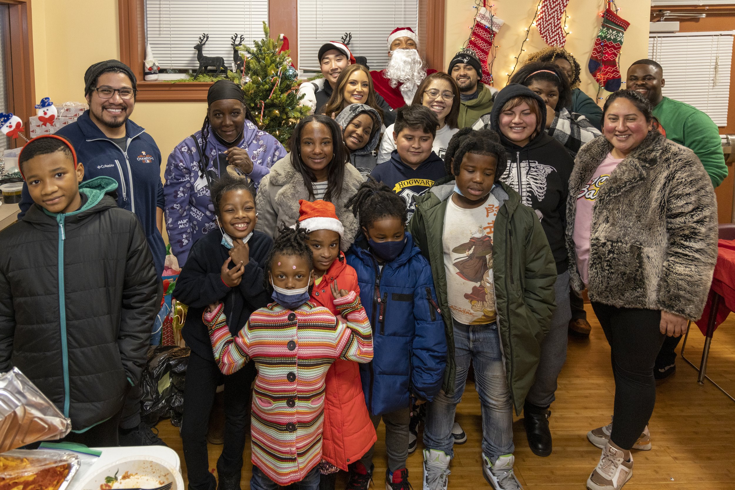 2022.12.23 HousingUpXmas_79.jpg