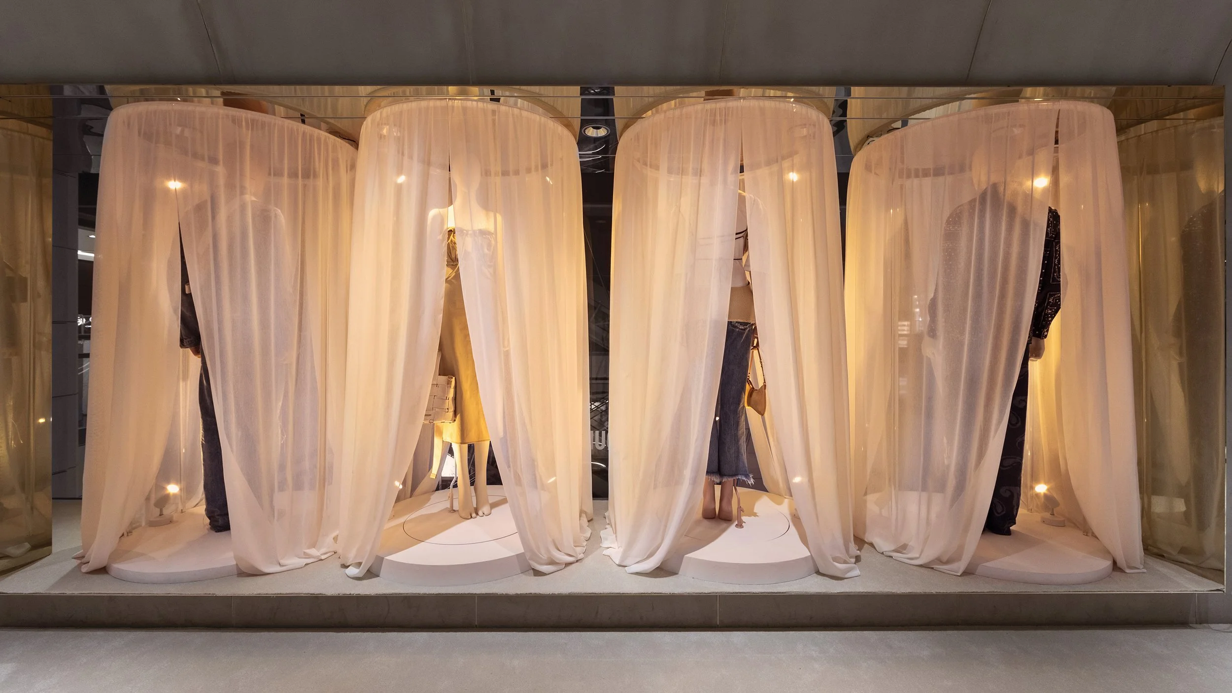 JACQUEMUS_7.jpg