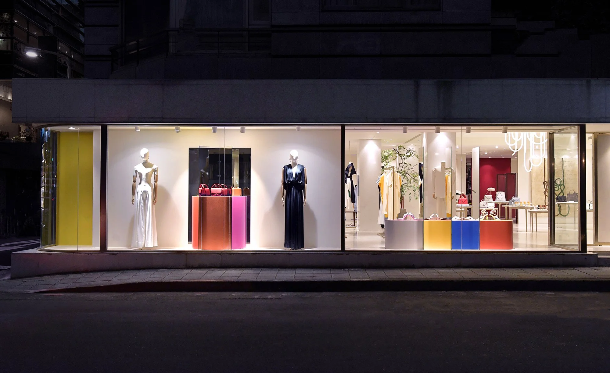 SS19 WINDOW INSTALLATION