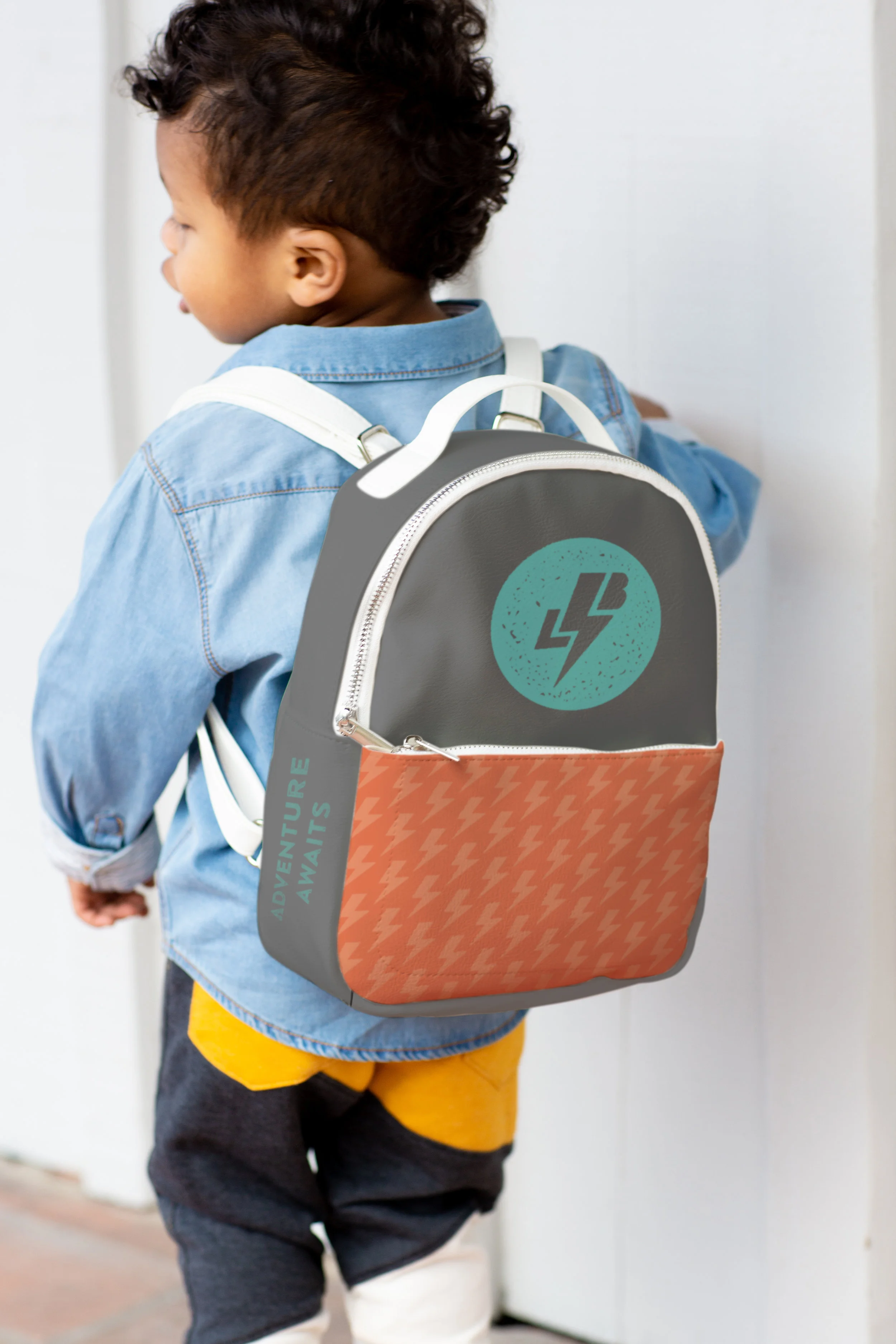 LB_backpack_mockup_v6.jpg