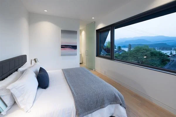 A Delightful Deep Cove Staging Project 9.jpg