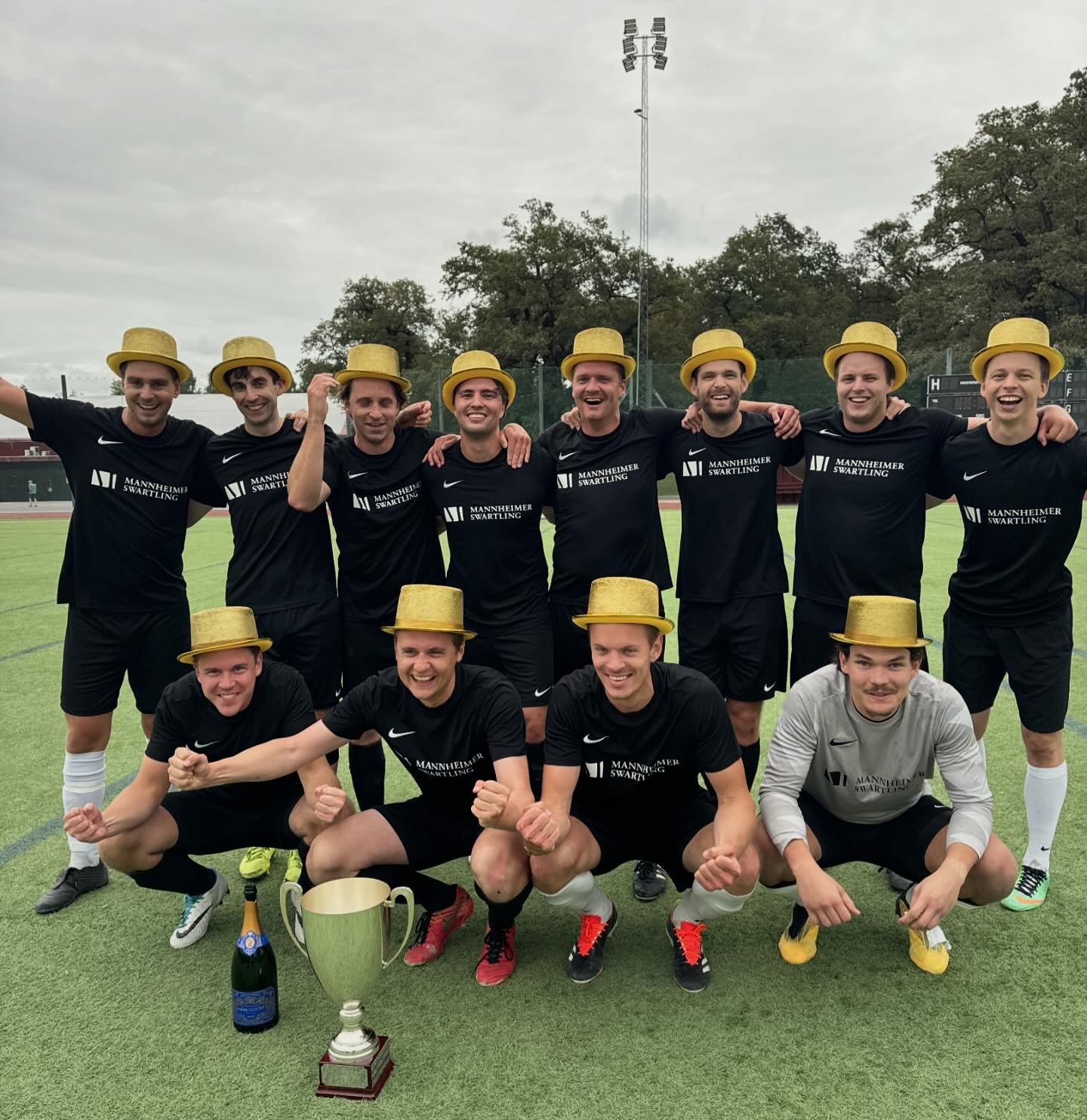 GRATTIS TILL SEGERN MANNHEIMER SWARTLING!
MSA vinner en krigarfinal mot Vinge med 2-0. 
Starkt k&auml;mpat alla herrlag och tack f&ouml;r en fin dag!

#advokatsm