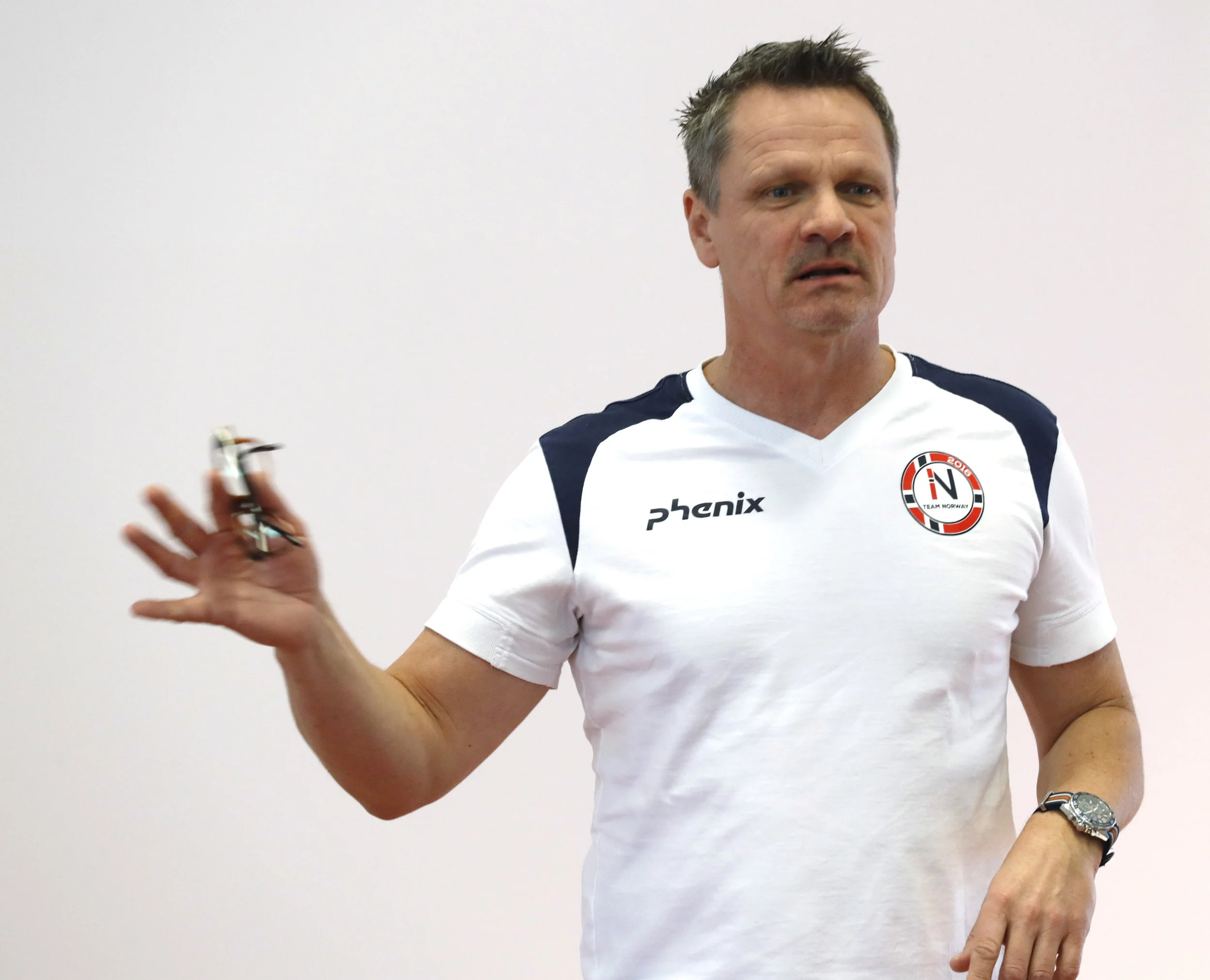 Halvor Lea er presseattasje i Norges Olympiske Komité. Han har med en rekke praktiske opplysninger om hva som venter pressefolk som skal dekke OL i Tokyo i 2020. Foto: Erik Johansen / NTB Scanpix