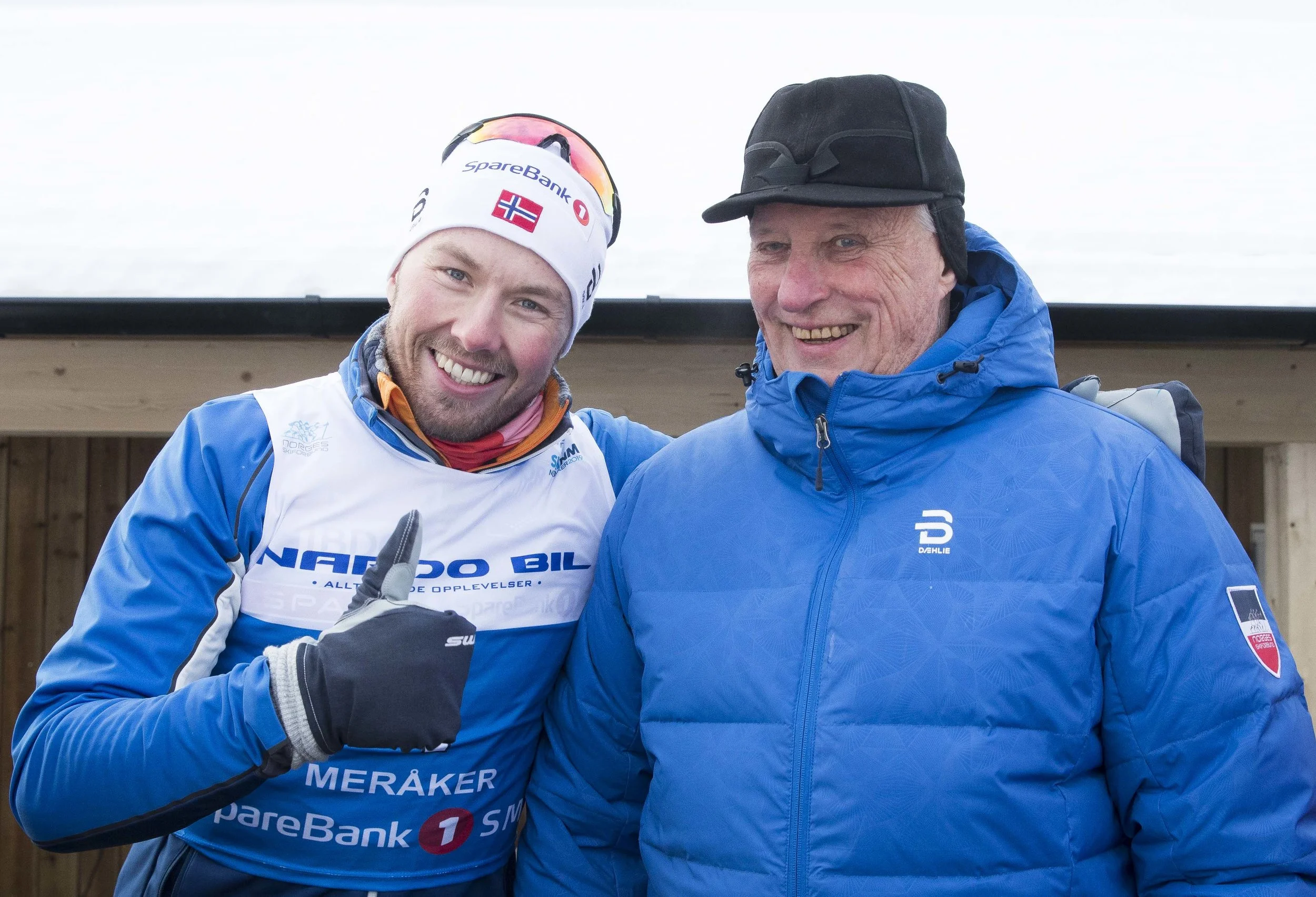Emil Iversen fikk snakke mye med kong Harald under NM på ski. FOTO: Terje Pedersen/NTB scanpix