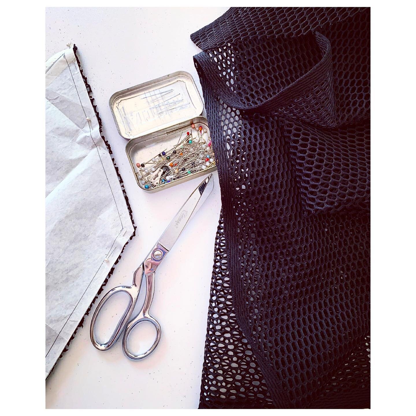 Back to Black... working on a new piece... can&rsquo;t wait to share!
✖️🖤✖️
.
.
.
.
.
.
 #luxury #luxuryfashionlove #madetoorder #editorial #handmade #designer #couturefashion #fashionable #fashionaddict #australiandesigner #madeinlosangeles #fashio