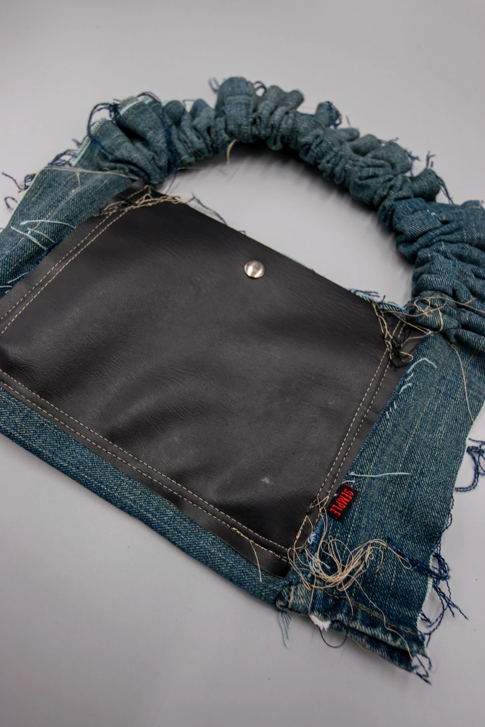 BA028BDE-BF0D-4FEC-80A7-451C46E40EB4