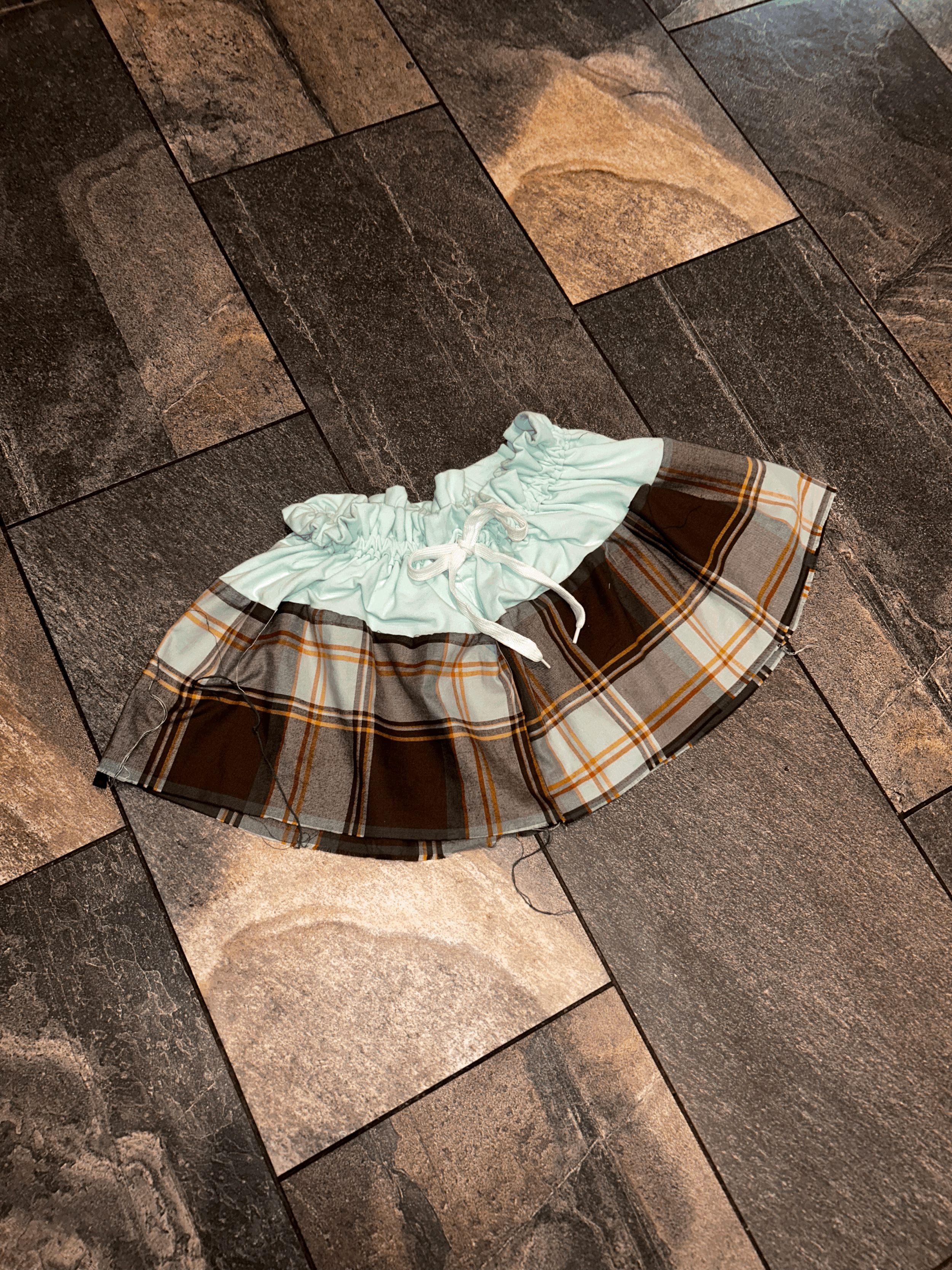 mini school skirt ∞