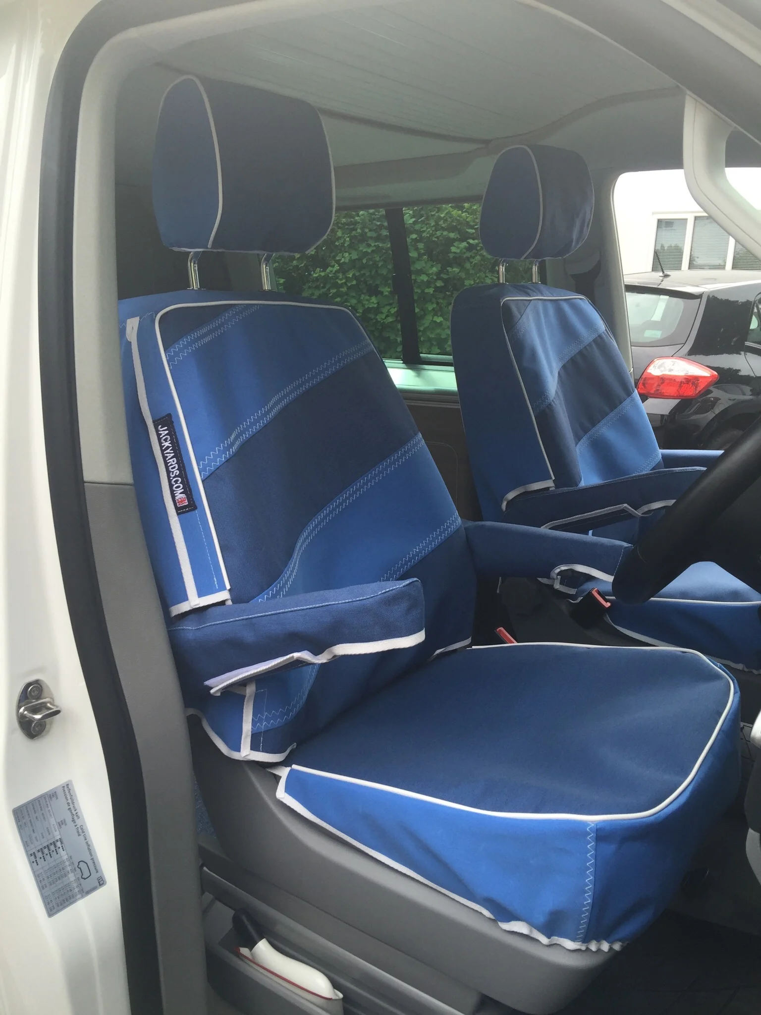 Jackyards VW Front Captain Seats blue tones