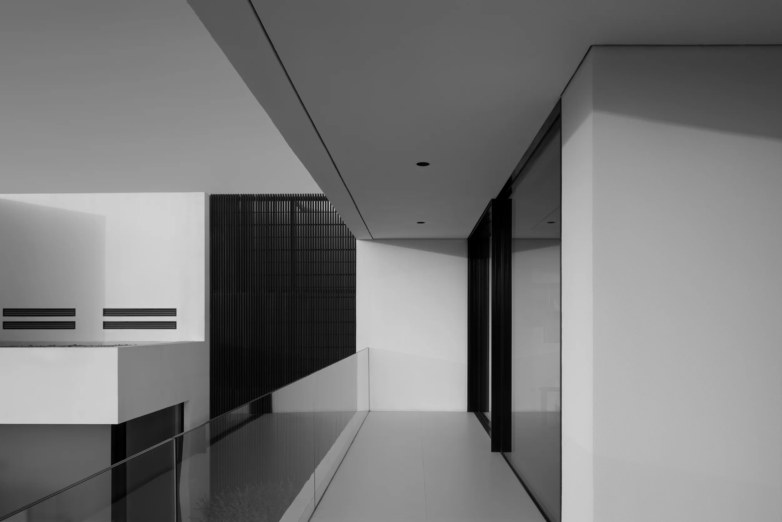 _KVD7563bw_twhouse_vshd_koenvandammearchphot.jpg