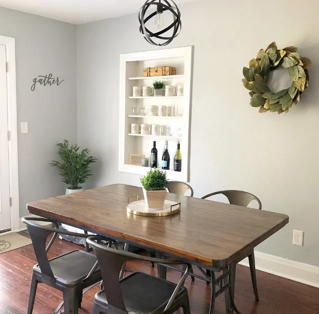 Farmhouse Dining Room Decor.jpg