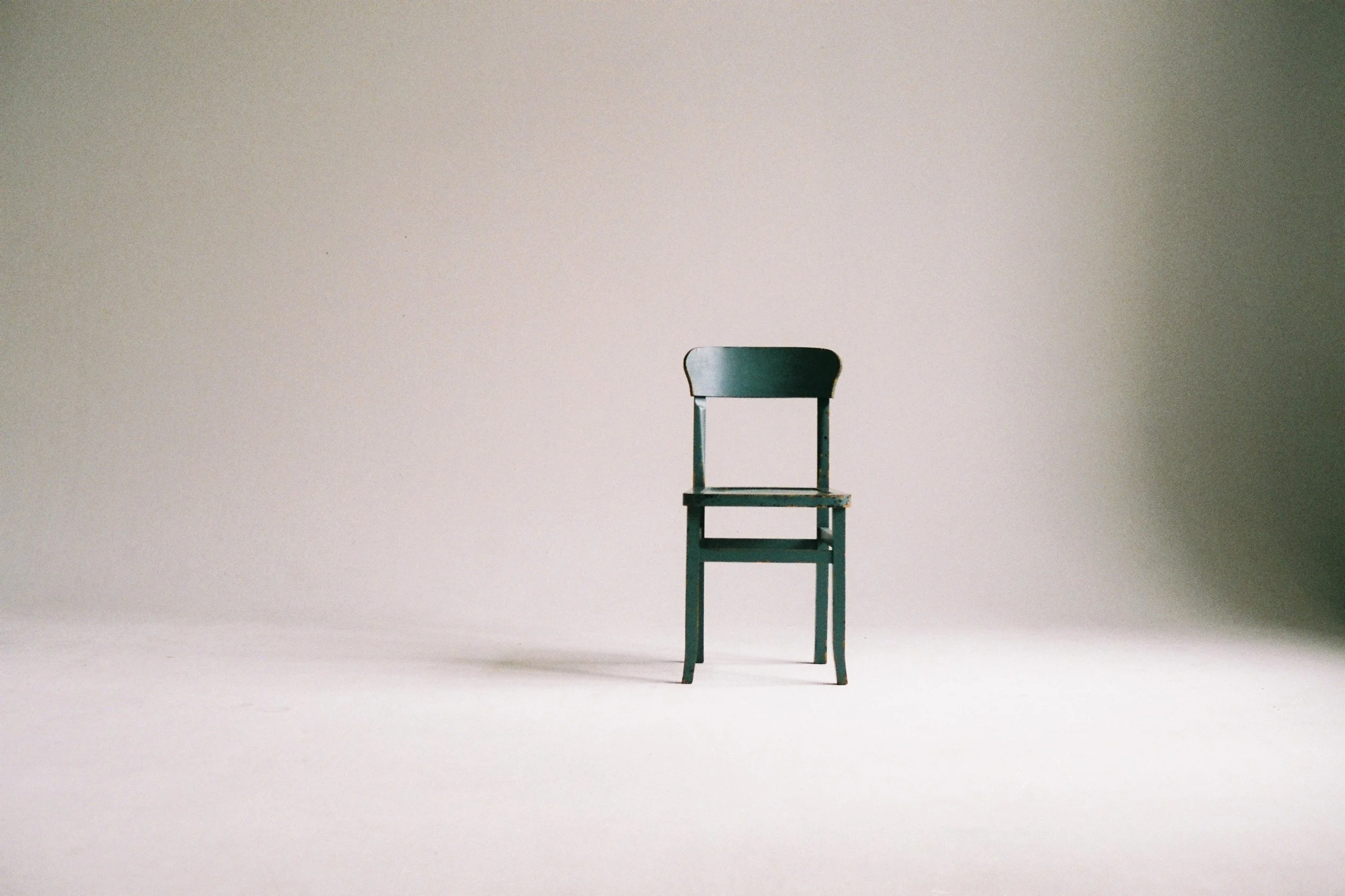 Wenst u vanaf dag 1 uw talent een extra support te geven naast een sterke manager? Zit uw talent vast in zijn carrière? Wenst u een medewerker of manager bewuster te maken van zijn drijfveren manier van communicatie, manier van samenwerken? Door ons dagelijks in de leefwereld te begeven van elke generatie op de werkvloer zijn we gespecialiseerd in het coachen van generaties én leidinggevenden die vaak te maken hebben met teamleden van verschillende generaties. We coachen zowel individuen als teams. Dit bespreken we samen wat de beste aanpak is voor uw coachingsvraag. “Coaching heeft alles te maken met het uitlokken en begeleiden van het leren.” — Jef Clement