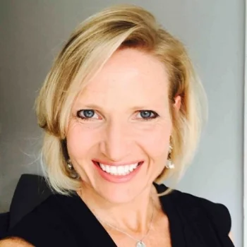 Julie Whipple Director of Social Responsibility 20 years in consulting and corporate social responsibility for Qlik, Arbor and Anderson