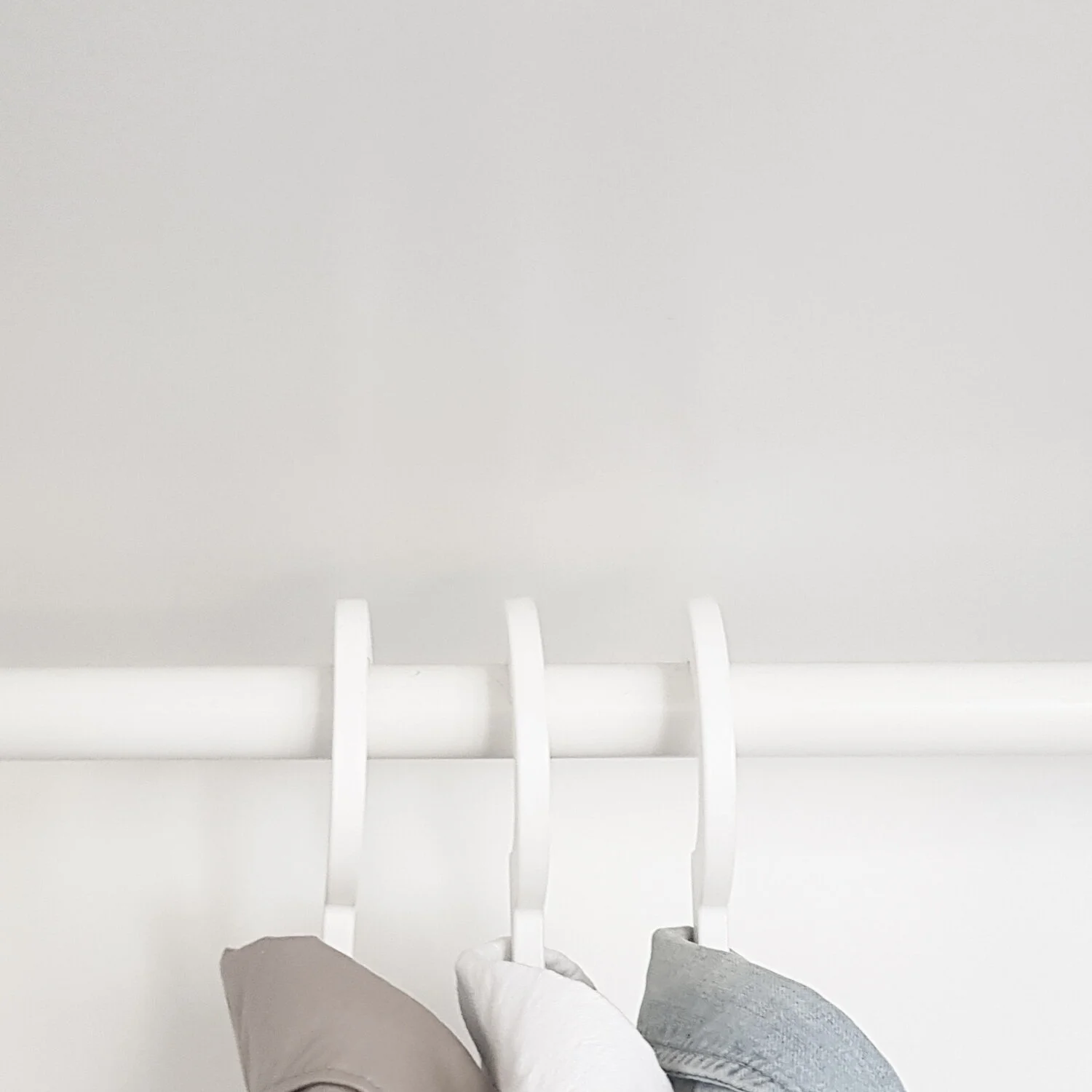 6 Easy Steps To Your Seasonal Capsule Wardrobe