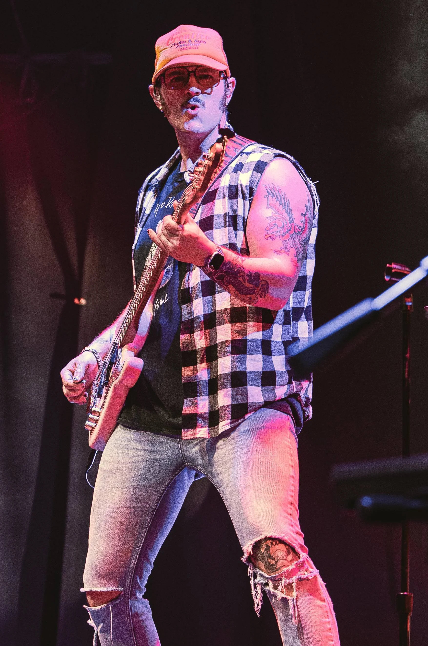 ewis-Texidor-Bass-Guitar-Rock-the-90s