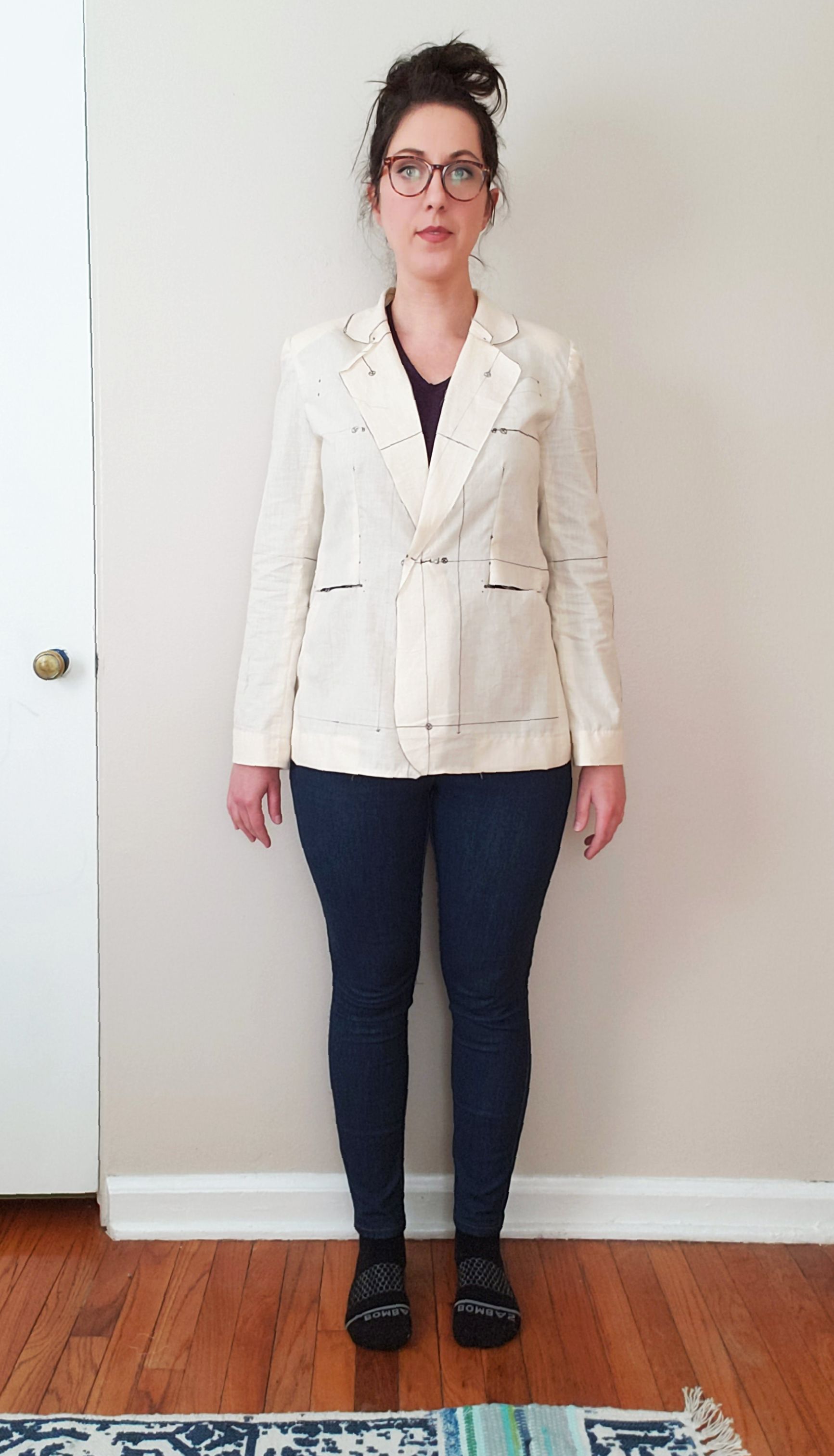 1a: needs more shape at the waist