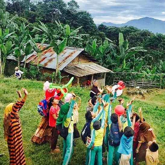 Instagram Serves Up A Shared Experience  