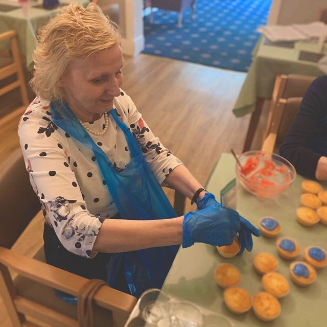 The birds came back 🕊, bees were busy 🐝 and bluebells blooming 🌺, nature’s spring activities underway and so were our residents’. Like the birds, we enjoyed sing alongs 🎤. Like the bees we got sticky hands (baking) 🍰. And like the bluebells we enjoyed the first sun rays ☀️. Make sure you visit our activities blog for more details.
https://www.ashfieldcarehome.com/activitiesblog