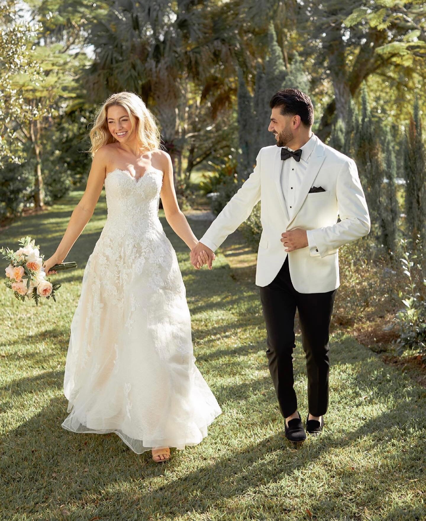 Love, laughter, and happily ever after ❤️ Models @ashtenweniger &amp; @tariqcastillohair for a @_christinawu_ Bridal Shoot. #lacasatoscana #lacasatoscanaswfl #lacasatoscanaweddings #lacasatoscanawedding #weddinginspo #bridalphotoshoot #classicwedding