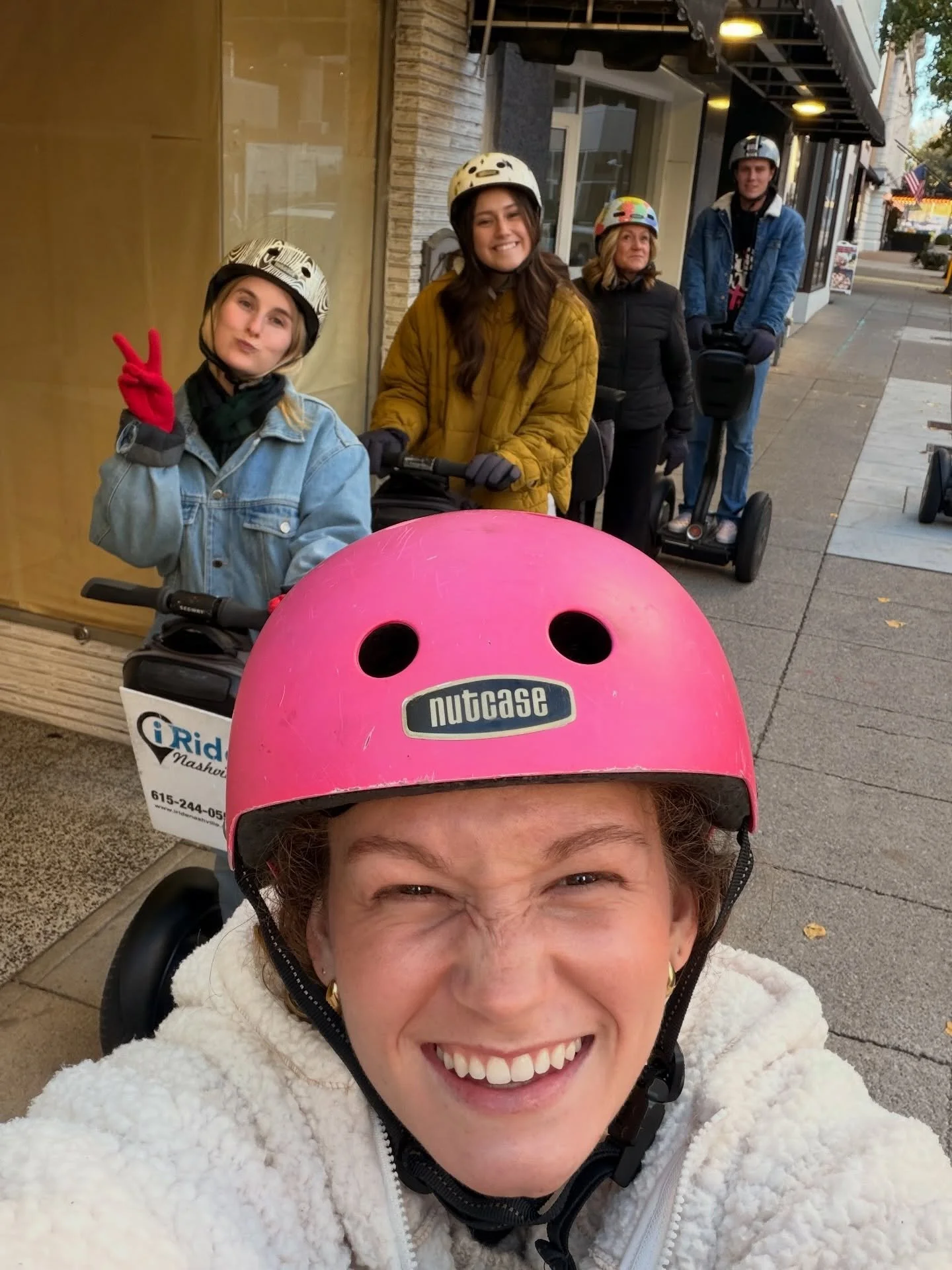 Tour guide POV! 
Our tour guides love tourists!

#Tourism #Nashville #Fun #Downtownnashville #Fyp
