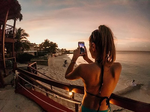 All about that sunset! Snowy Denver but my mind is still in the Bahamas. .
.
.
.
.
#letscamp #exploreeverything #outdoors #createexplore #wildernessculture #neverstopexploring #theoutbound #peoplescreative #liveauthentic #welltraveled #wanderfolk #it