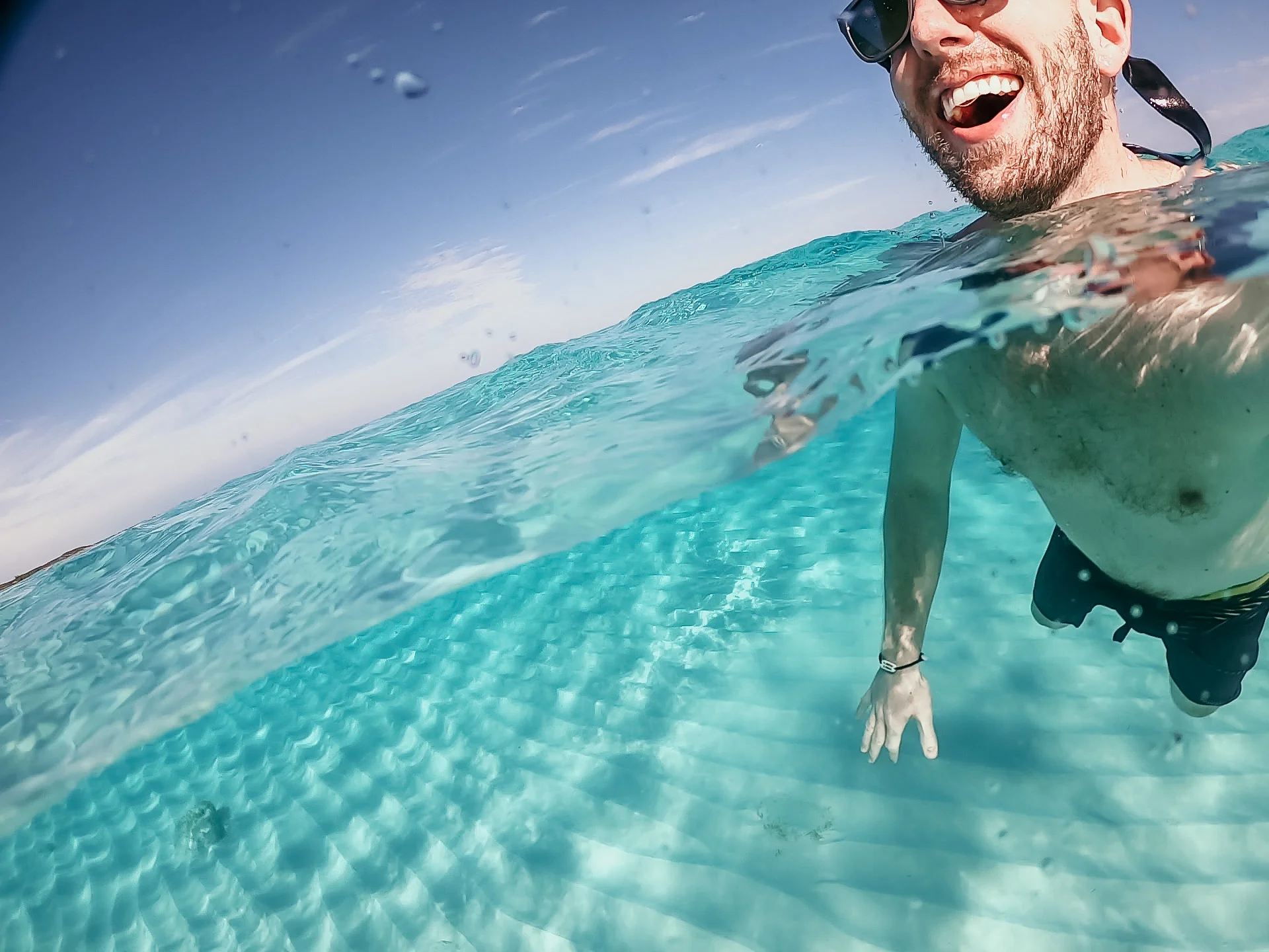 bahamas-vacation-in-exuma-pig-beach-2019GH010207-5.jpg