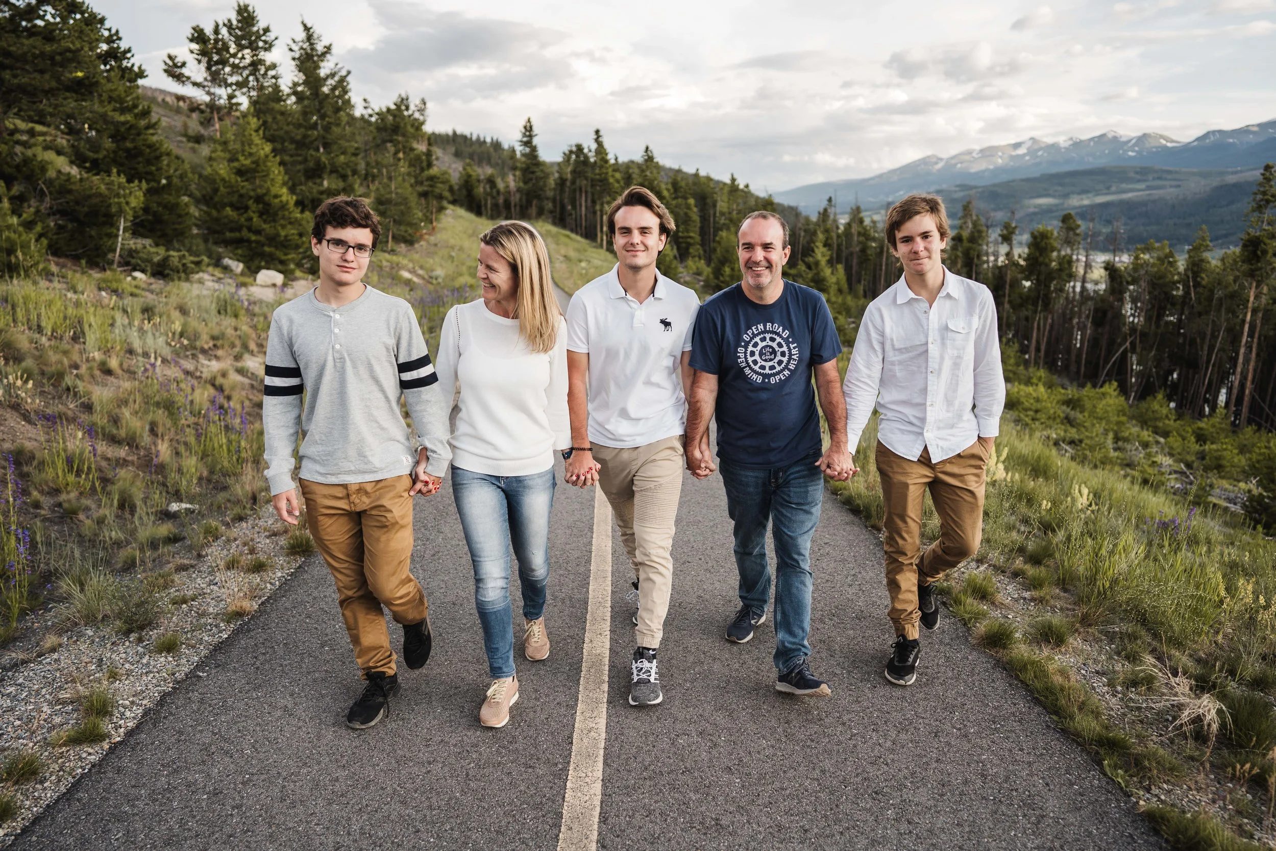 denver-family-photographer-in-breckenridge-mountains-DSD01241.jpg
