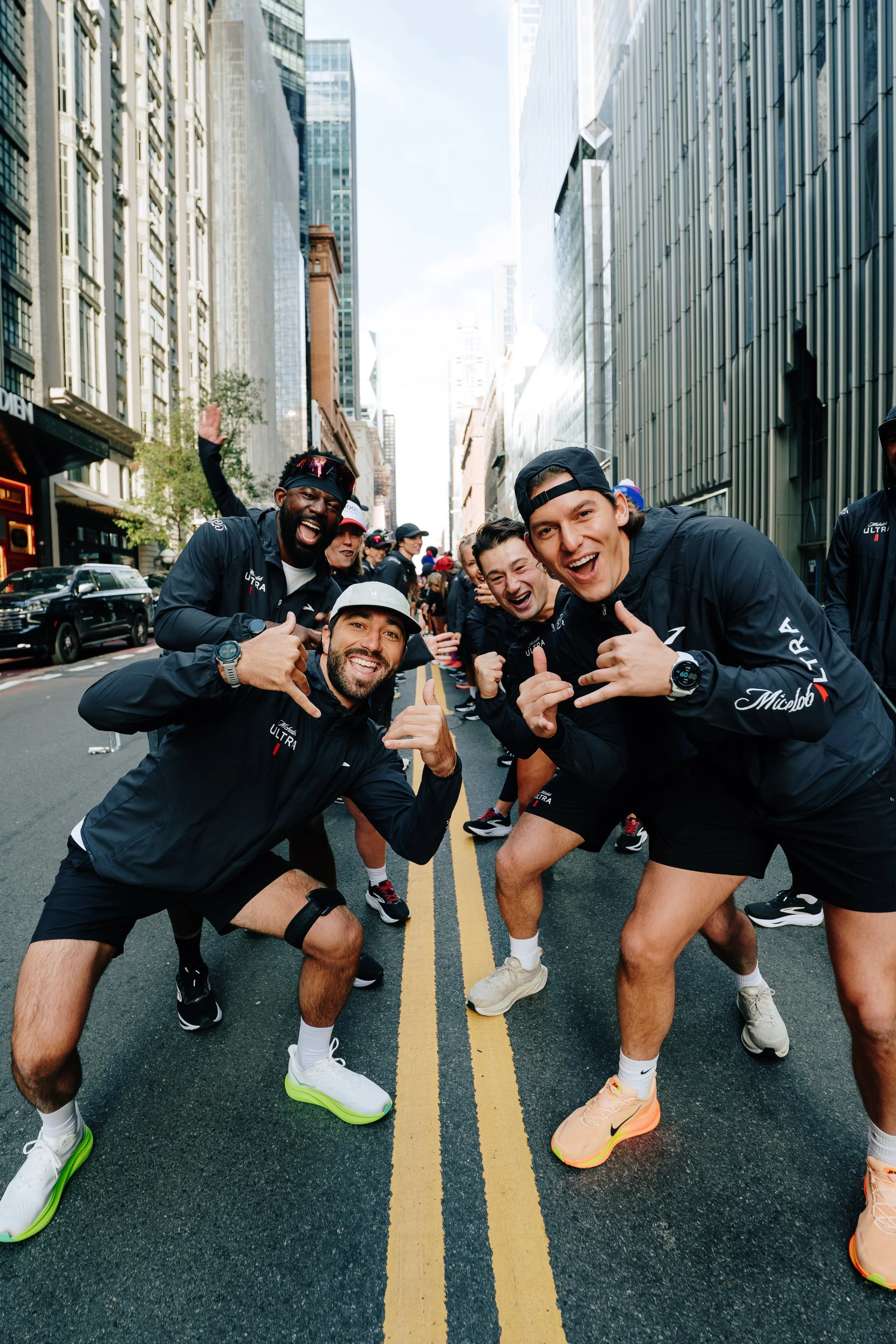 brand-activation-michelob-ultra-nyc-marathon-2025-warmup-DSA04242.jpg