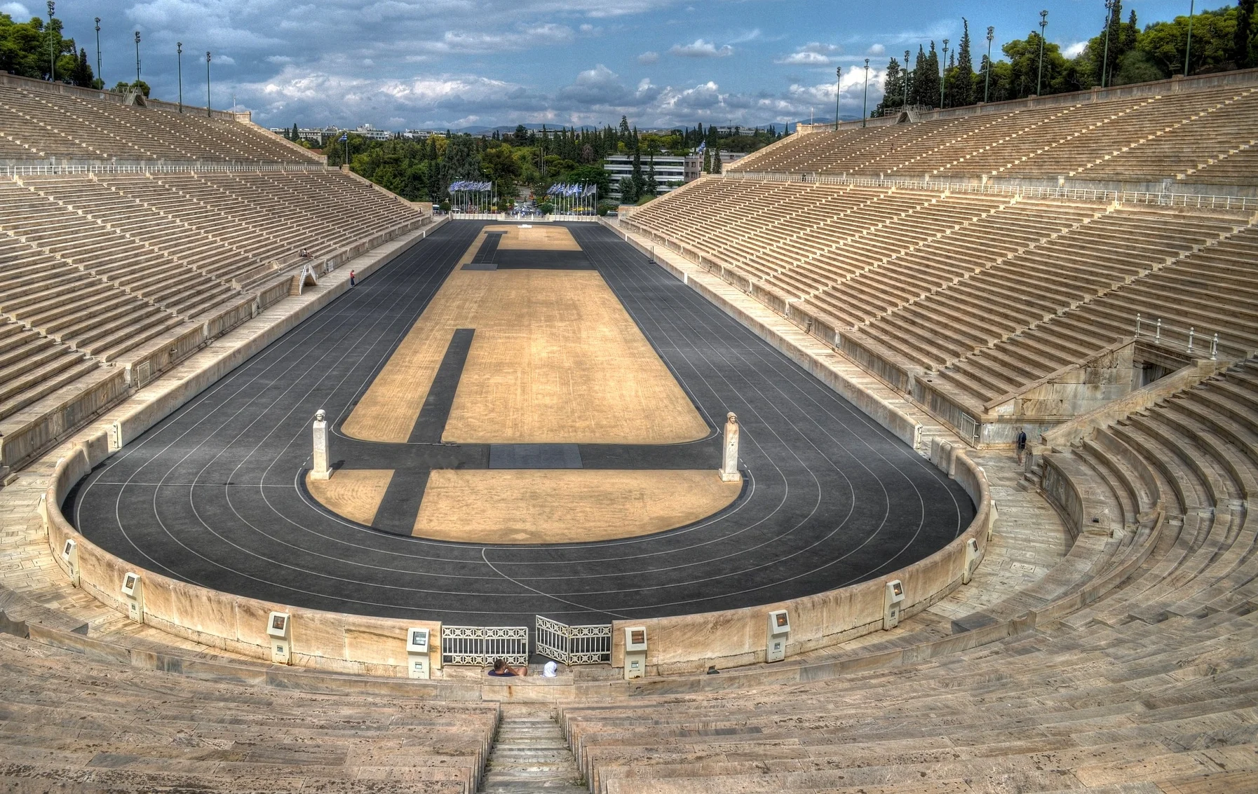 forum-2561624_1920.jpg