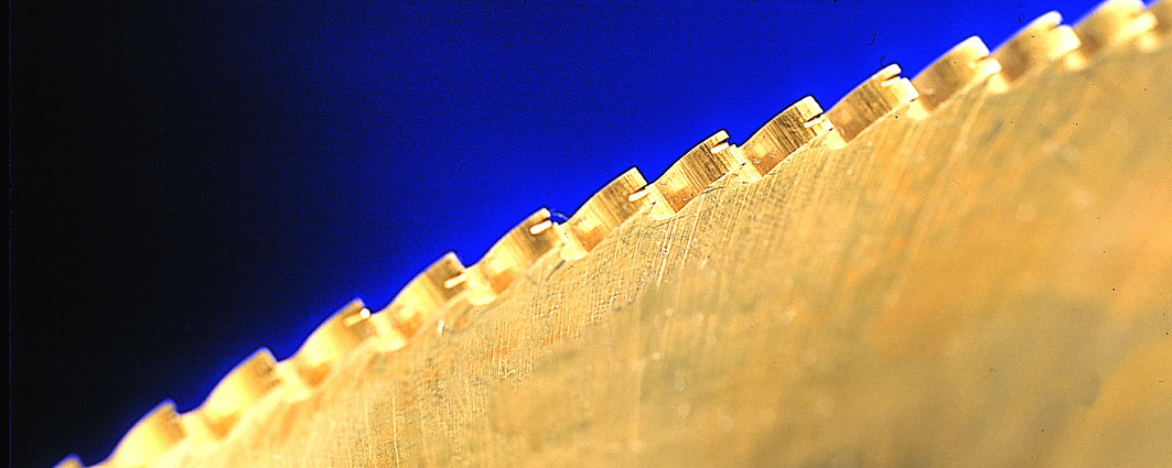 SLIDER - CLOSE UP BLADE.jpg