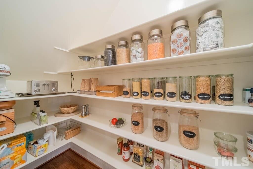 Pantry Staging 2.jpeg