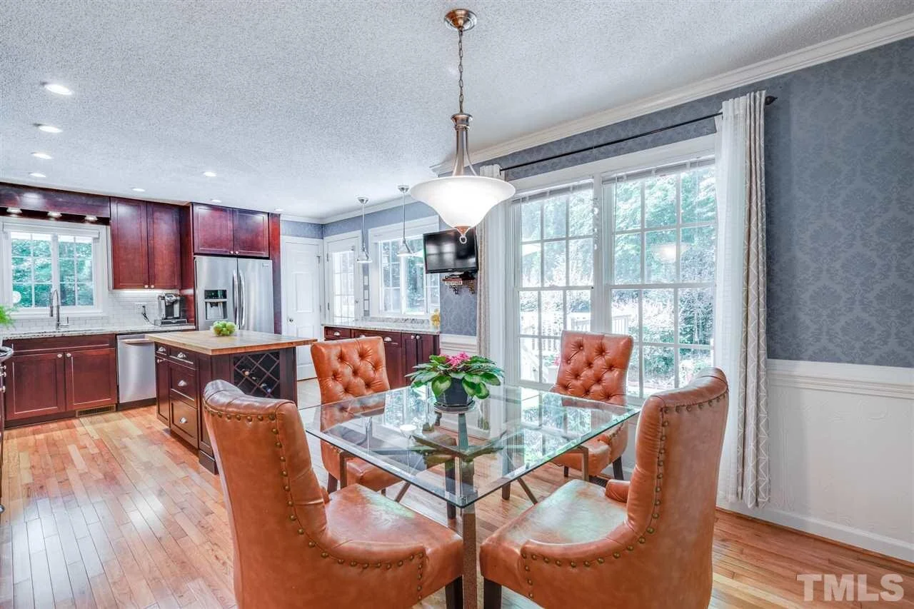 Should Realtors stage their own listings?