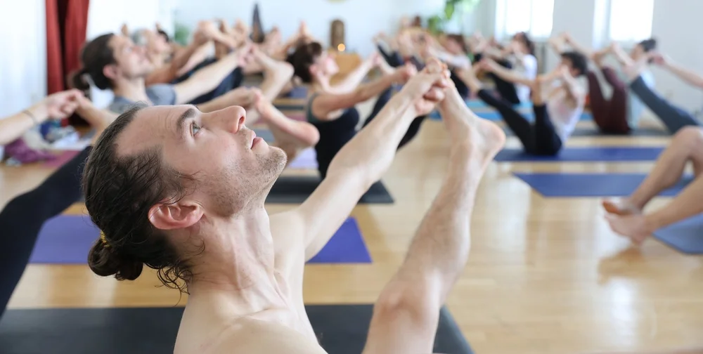 Andrew Eppler — Aṣṭāvakrāsana