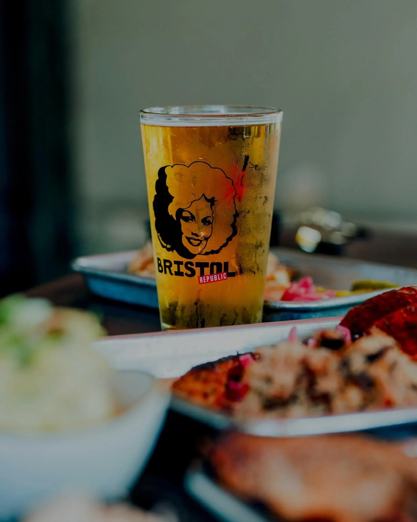 Sun-filled days and Country Vibes🪕
Patio Season is officially back and it&rsquo;s calling your name📲