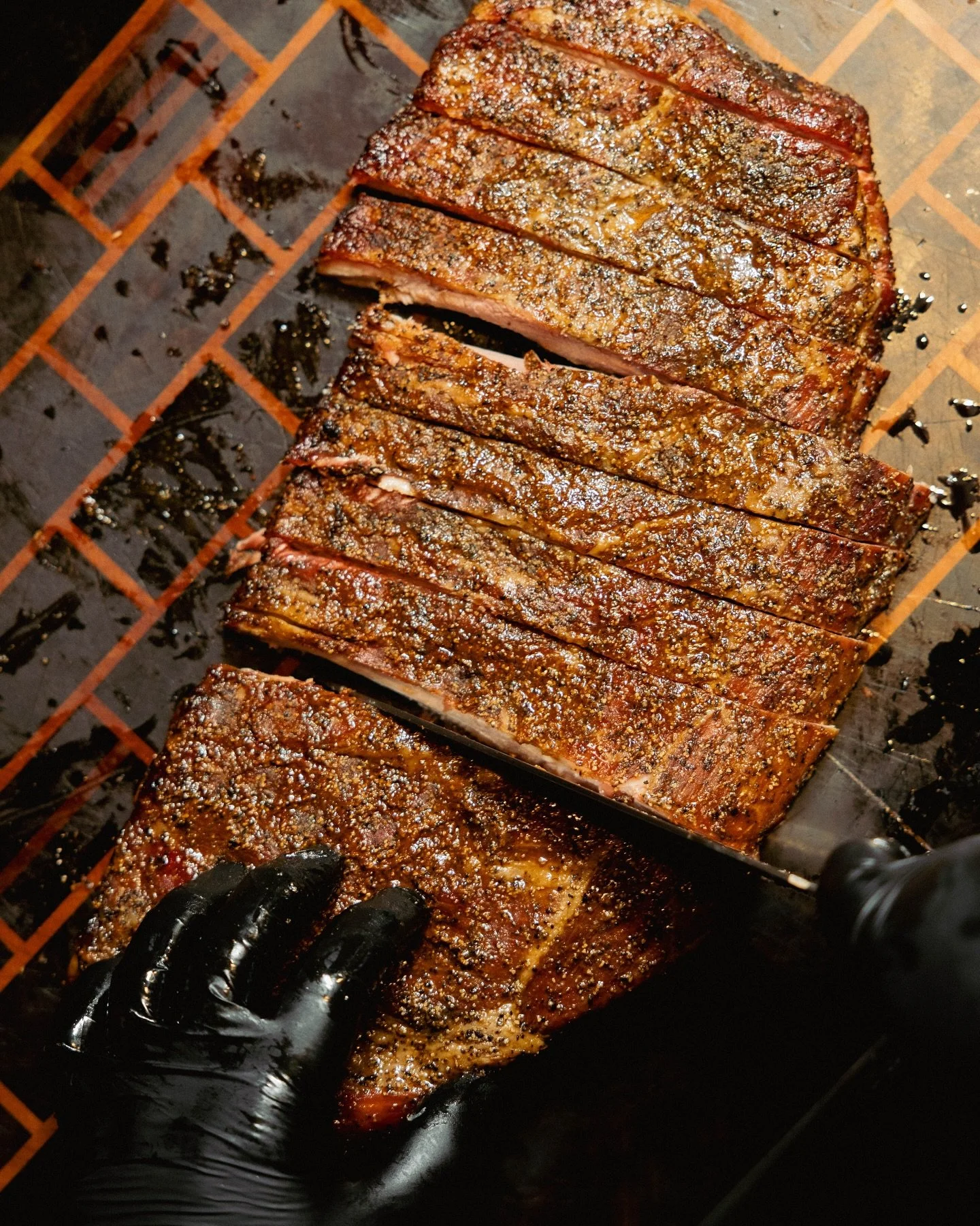 Arnold visitors, we&rsquo;ve got the gains you&rsquo;re looking for! 💪🔥 Fuel up with the best BBQ in Columbus&mdash;packed with all the protein you need to power through the weekend. ⁣
⁣
🍖 Stop by Bristol Republic for smoked meats, bourbon, and a 