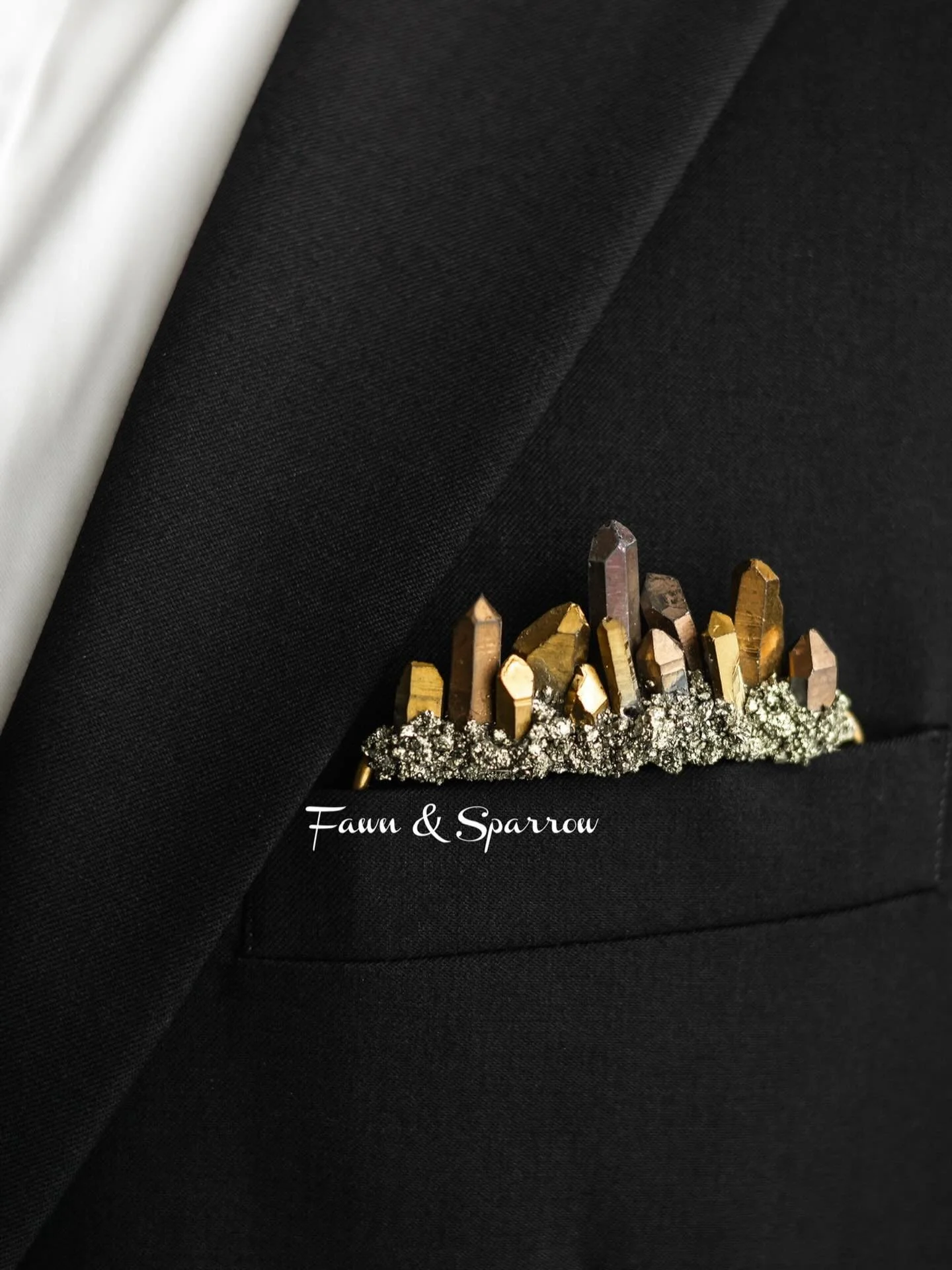New Crystal Pocket Accessories! Two new designs available now through our website or Etsy shop for international shipping! These pieces feature genuine crystals: Quartz, Herkimer Diamonds, and Silver pyrite 🤎🤍🩶 #mensjewelry #pocketsquare #menswear