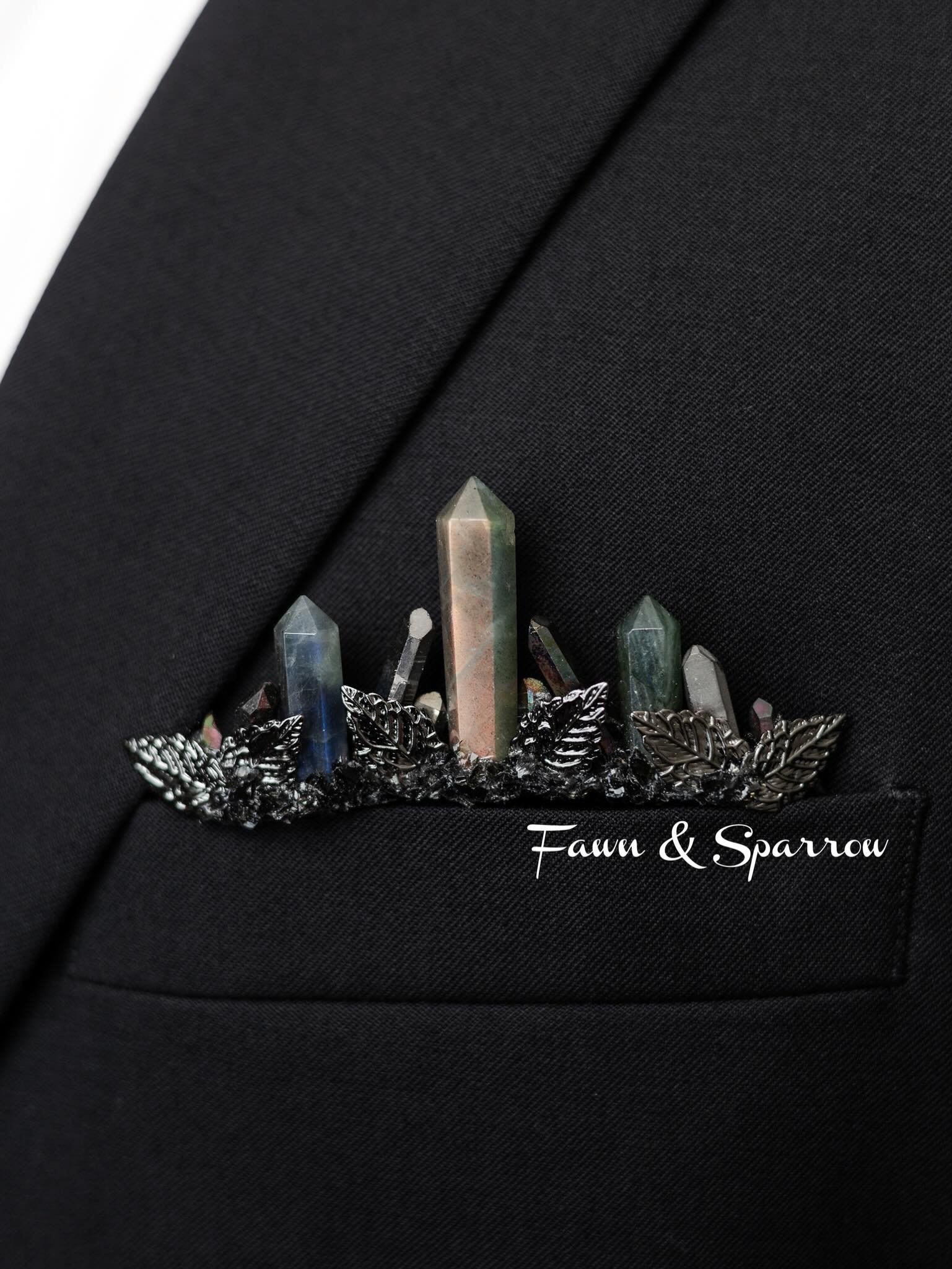 Deep blue and colorful flashes in this genuine Labradorite pocket accessory. We offer a variety of natural crystal colors, visit our website or Etsy shop to purchase! You can find these links in our profile 💙🖤💙 #pocketsquare #mensfashion #mensbroo