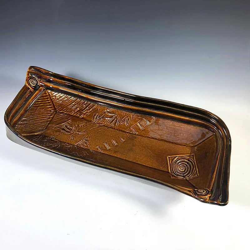 Long footed platter is a perfect show piece for your table