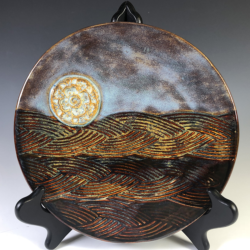 Texture and colors make this serving plate unique