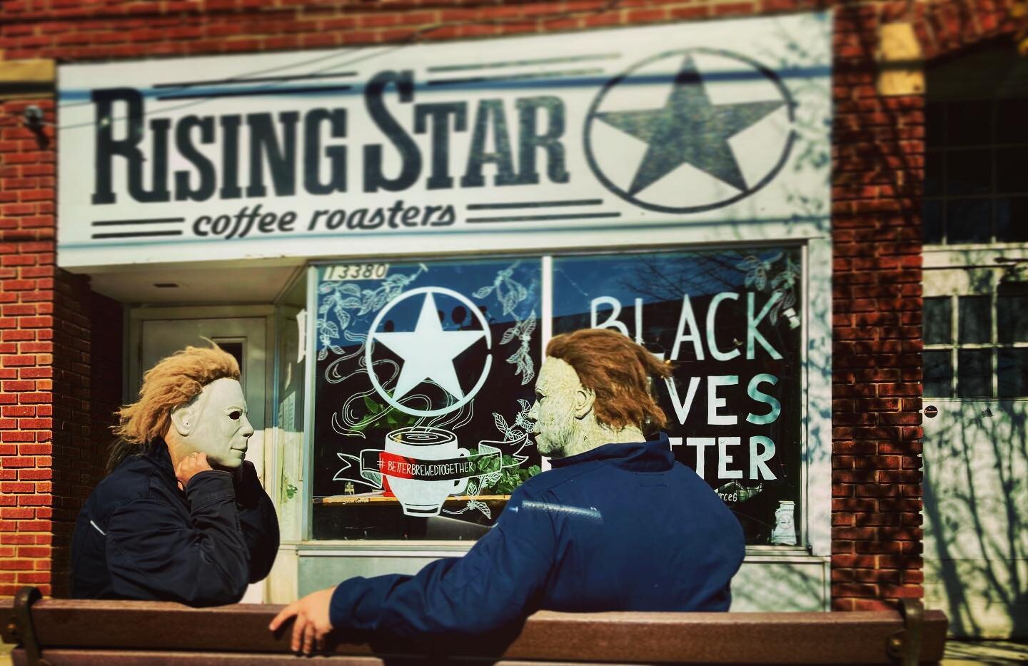 Just your average coffee run on Halloween.
.
.
.
#MichaelMyers #Halloween #HappyHalloween #Costume #Slasher #SlasherFilm JohnCarpenter #Haddonfield #Spooky #Scary #Lakewood #Ohio #Coffee #RisingStar
.
@risingstarcoffeeroasters @risingstarcoffee