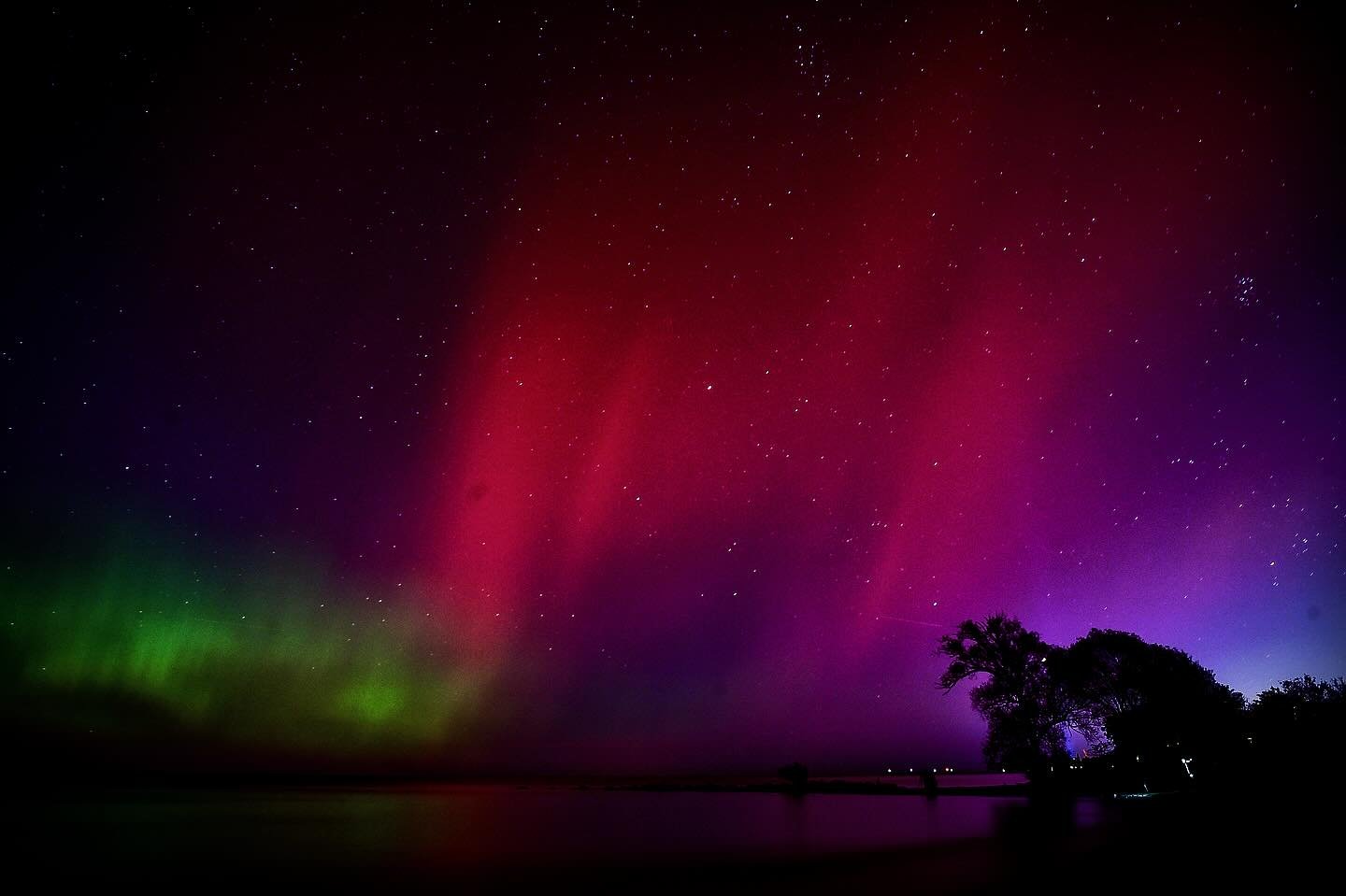 Aurora Borealis.

#northernlights #northernlightsphotos #northernlight #aurora #auroraborealis #fall #lakeerie #vermilion #loraincounty #ohio