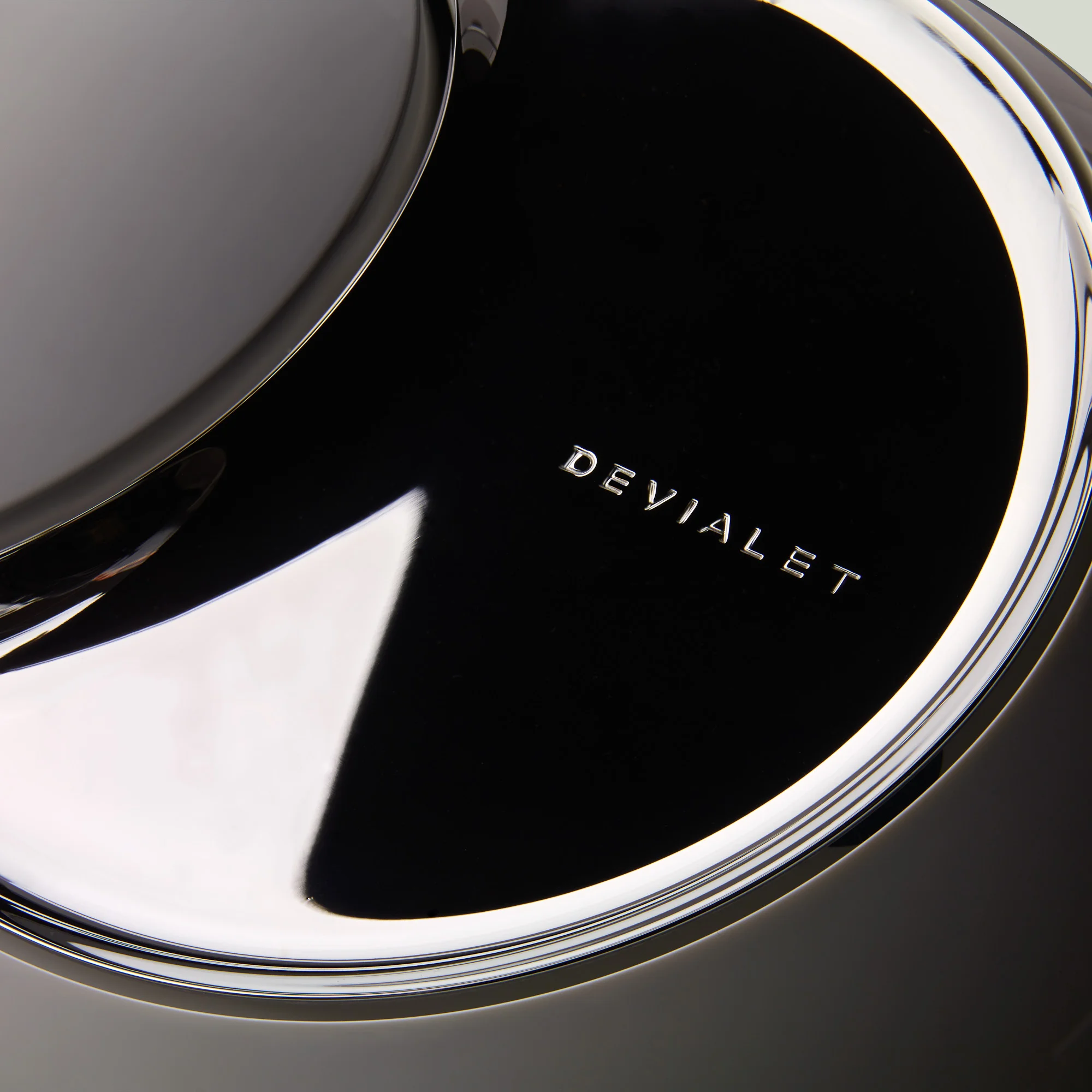 devialet_closeup-3.jpg