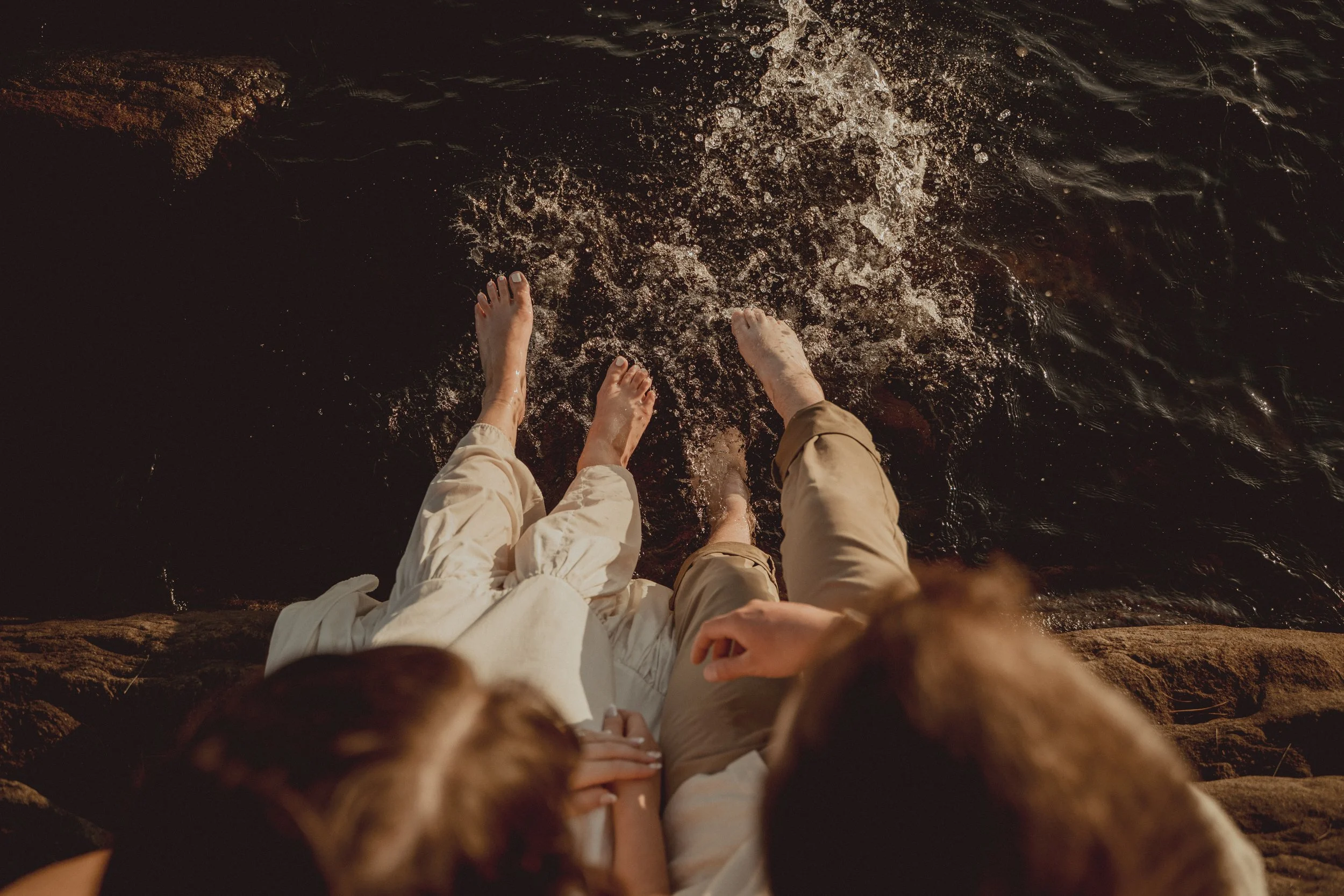 rhode-island-seaside-engagement-couple.jpg