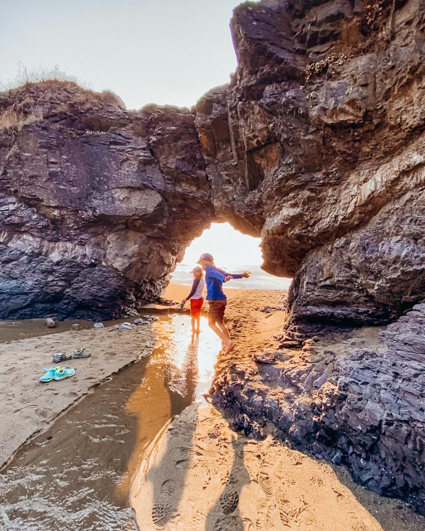 California has beaches so beautiful, you have to see them to believe&hellip;

We have road tripped up and down the coast over the years and have gathered up a selection of some of our favorite, and most unique, beaches in California. 🏖

Starting fro