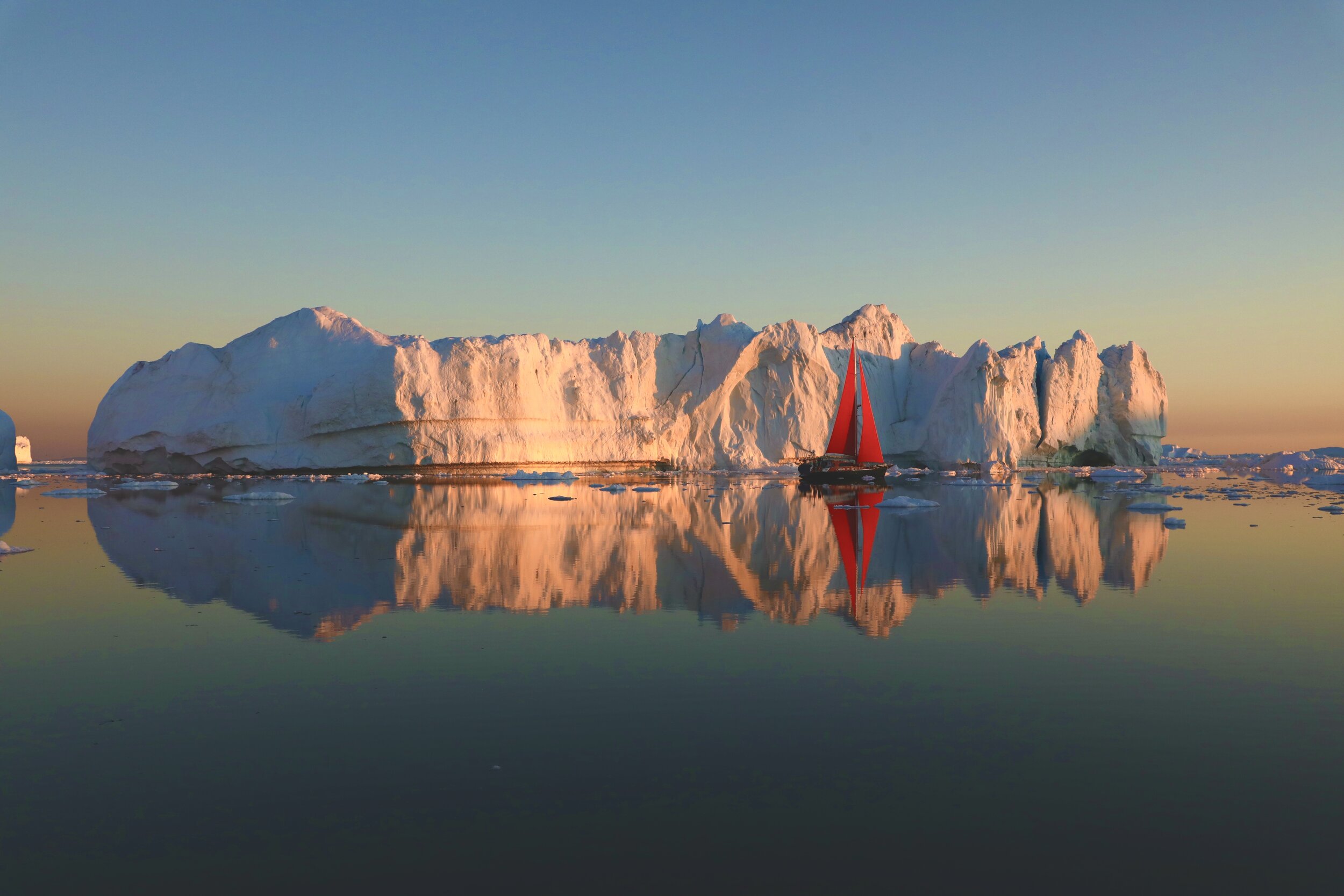 Serenity:Iceberg Photo:@AlexiAndreaBordenArtist:#SailingThruIcebergs.JPG