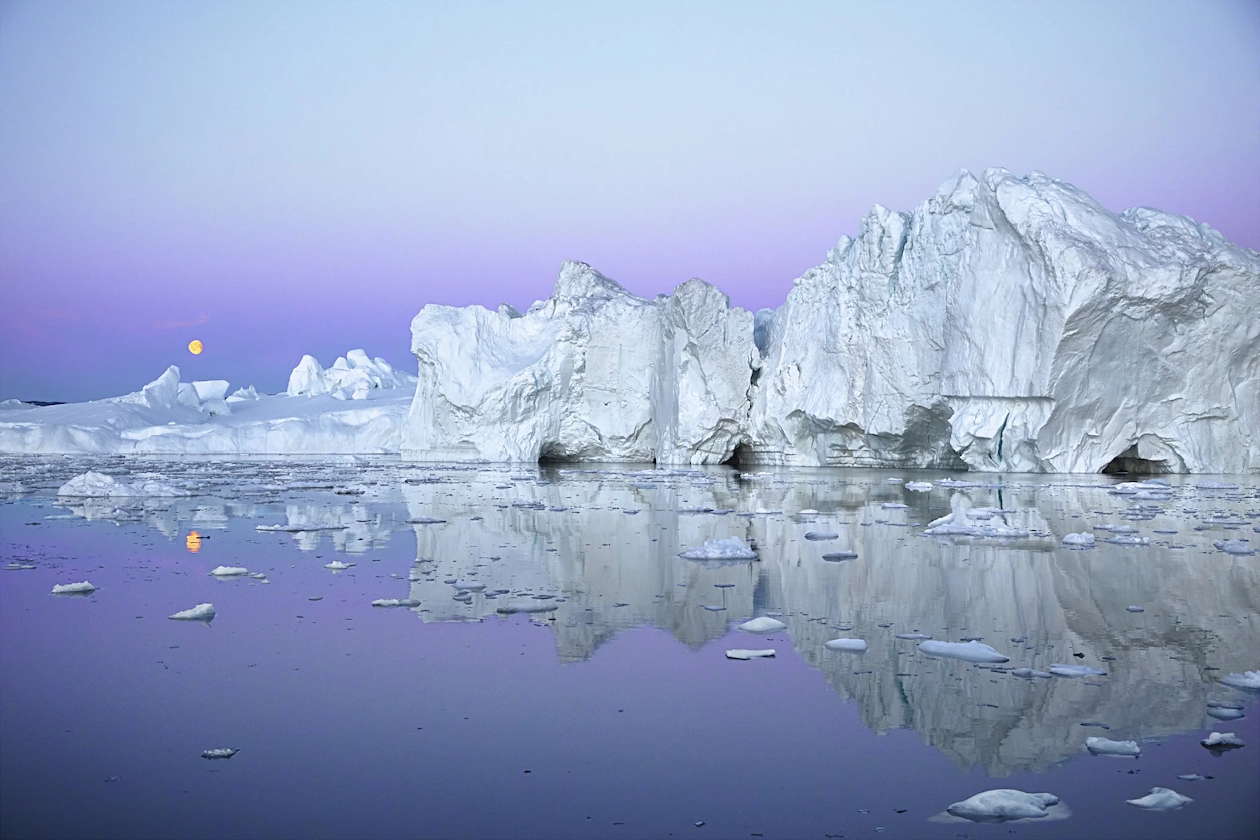 Moonrise:Iceberg Photo:@AlexiAndreaBordenArtist:#SailingThruIcebergs.JPG