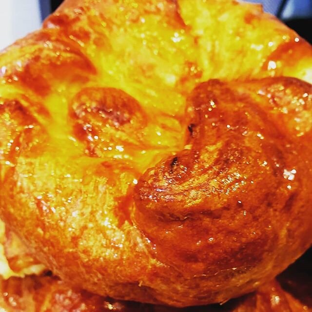 Say Cheese Danish!  Look at that Caramel baked color.  Just baked! &nbsp;#happybirthday&nbsp;#bakery&nbsp;#rvc&nbsp;#foodporn&nbsp;#desserts&nbsp;#pastries&nbsp;#italian&nbsp;#greek&nbsp;#cupcakes&nbsp;#gelato&nbsp;#sugarberry&nbsp;#midnight&nbsp;#es