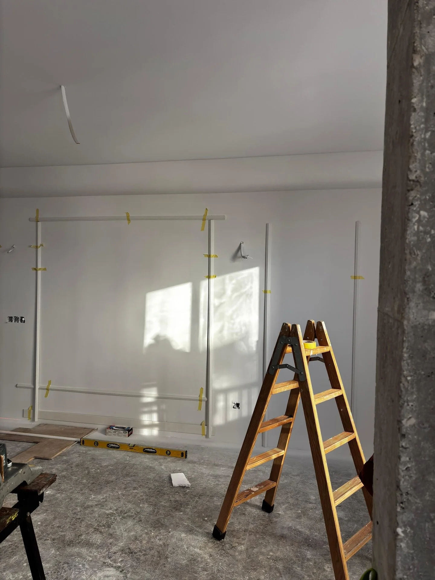 En Betha Estudio Interiorismo, cada detalle se replantea en obra antes de ejecutarse.

Hoy estamos trabajando a pie de obra en una vivienda en el centro de D&eacute;nia, definiendo una de las piezas arquitect&oacute;nicas m&aacute;s importantes del p