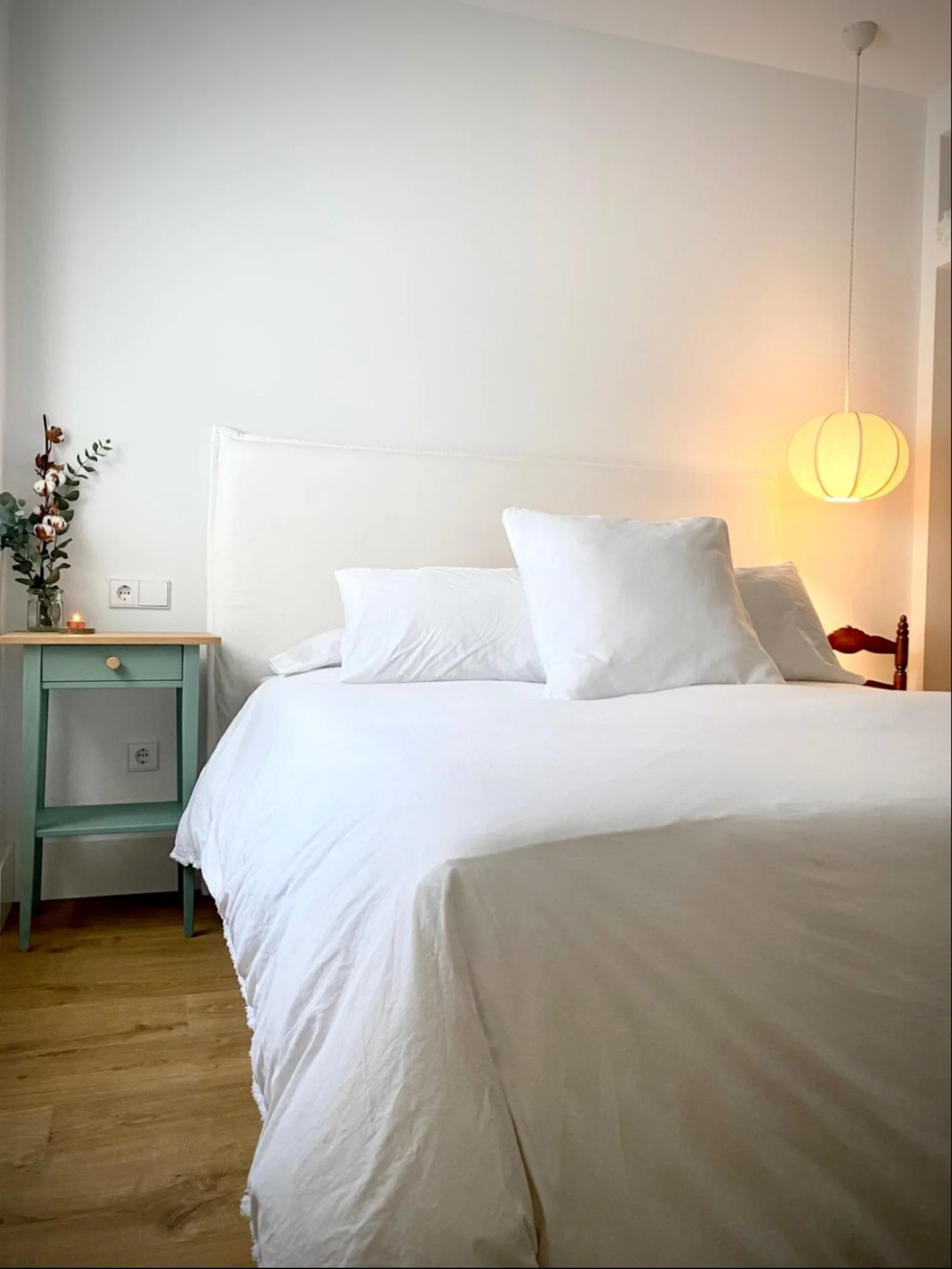 Dormitorio principal &middot; Reforma integral en Costa Blanca Norte

Proyecto de dise&ntilde;o de interiores y reforma completa realizado de principio a fin en la Costa Blanca.
Interiorismo mediterr&aacute;neo contempor&aacute;neo, pensado para vill